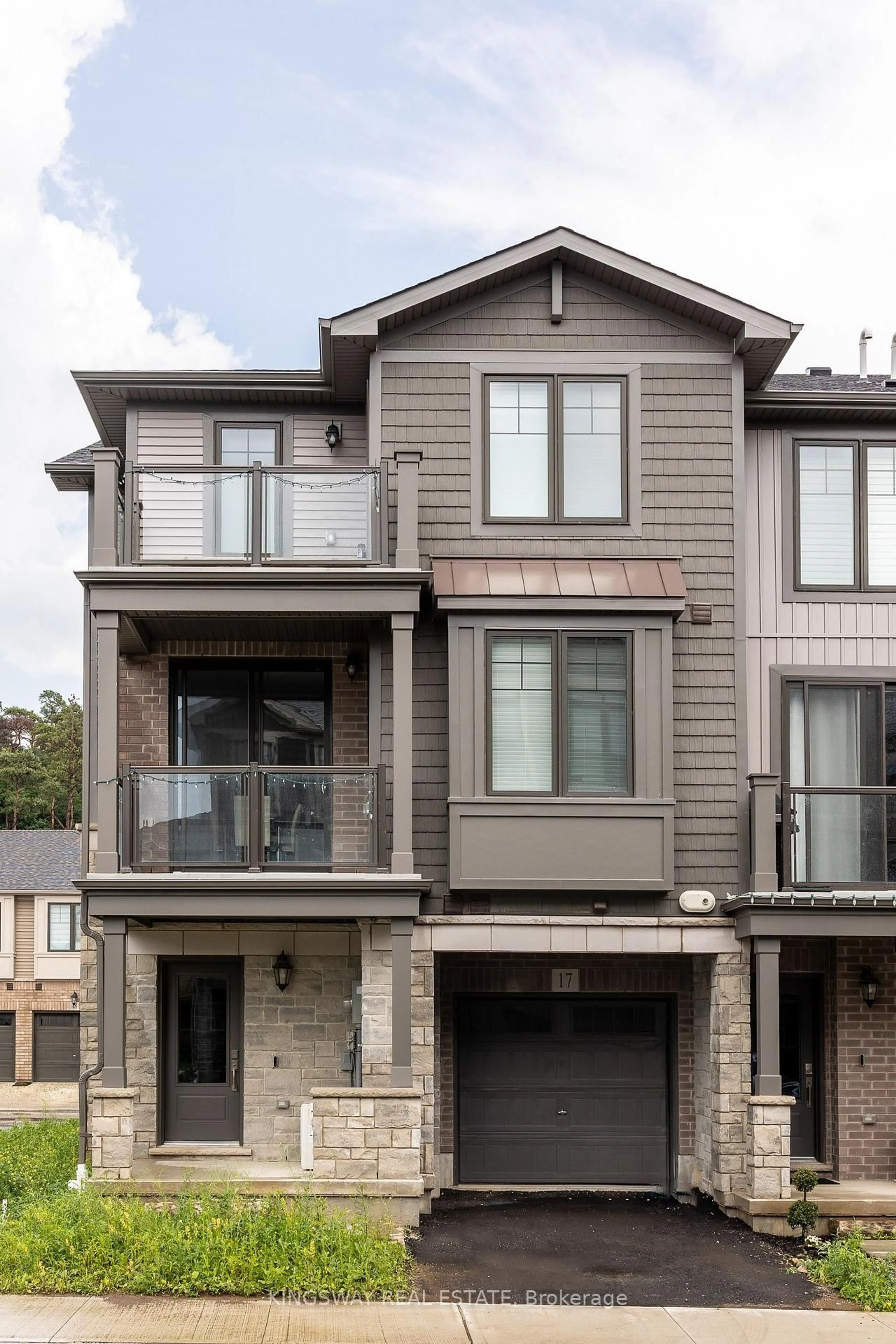 Home with brick exterior material, street for 100 Hollywood Crt #17, Cambridge Ontario N1R 8J8