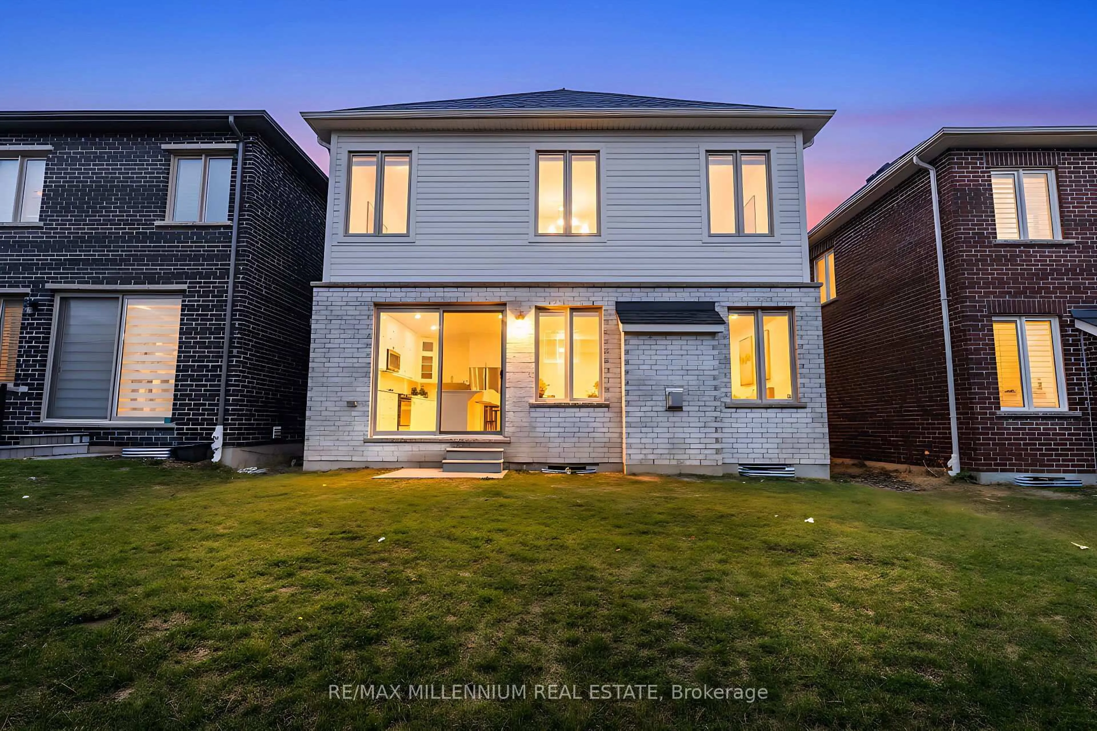 A pic from outside/outdoor area/front of a property/back of a property/a pic from drone, street for 30 Hammermeister St, Kitchener Ontario N2R 0T2