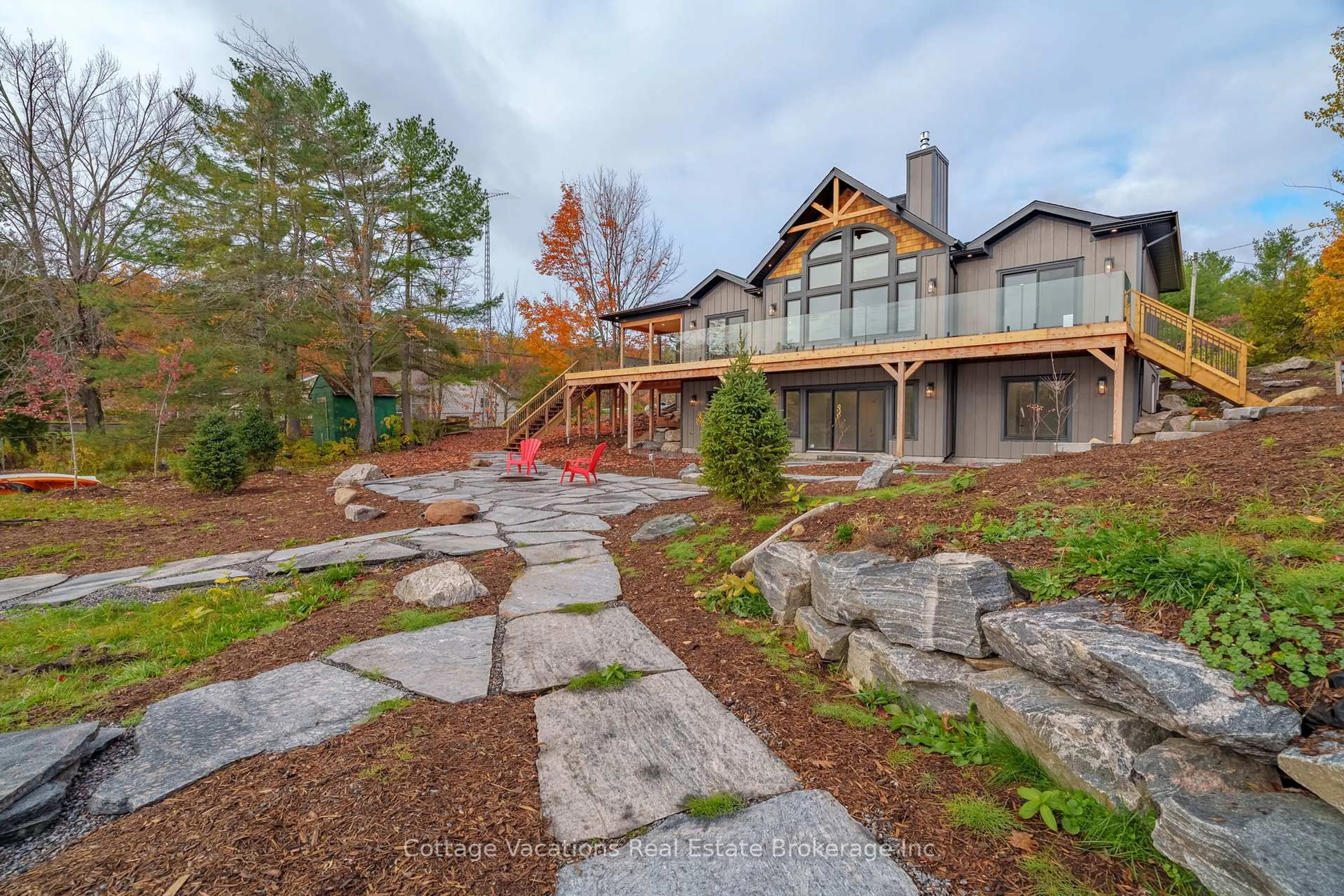 Patio, unknown for 1111 Lakeshore Dr, Gravenhurst Ontario P1P 1R2