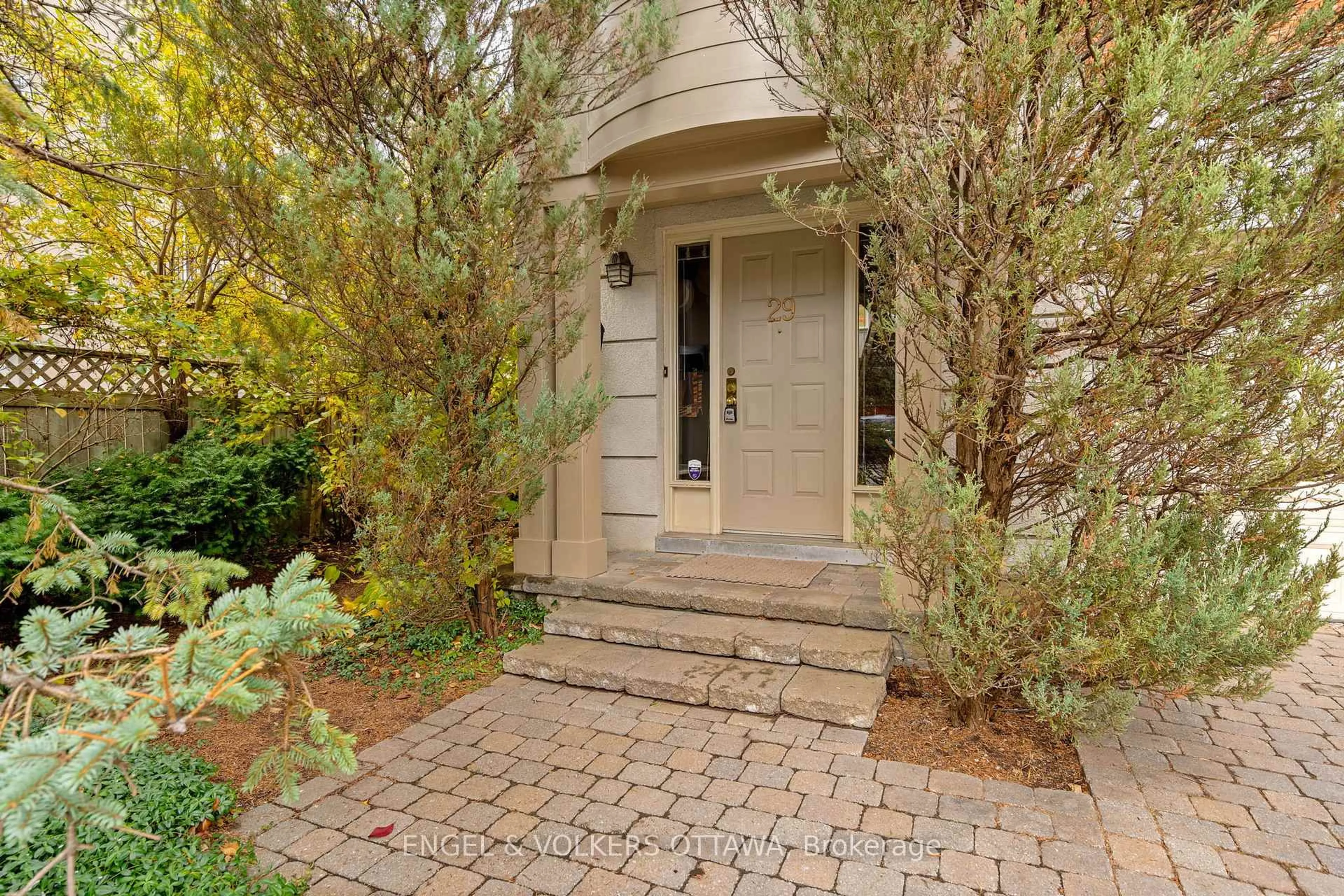 Unknown for 29 Aylmer Ave, Ottawa Ontario K1S 2W8