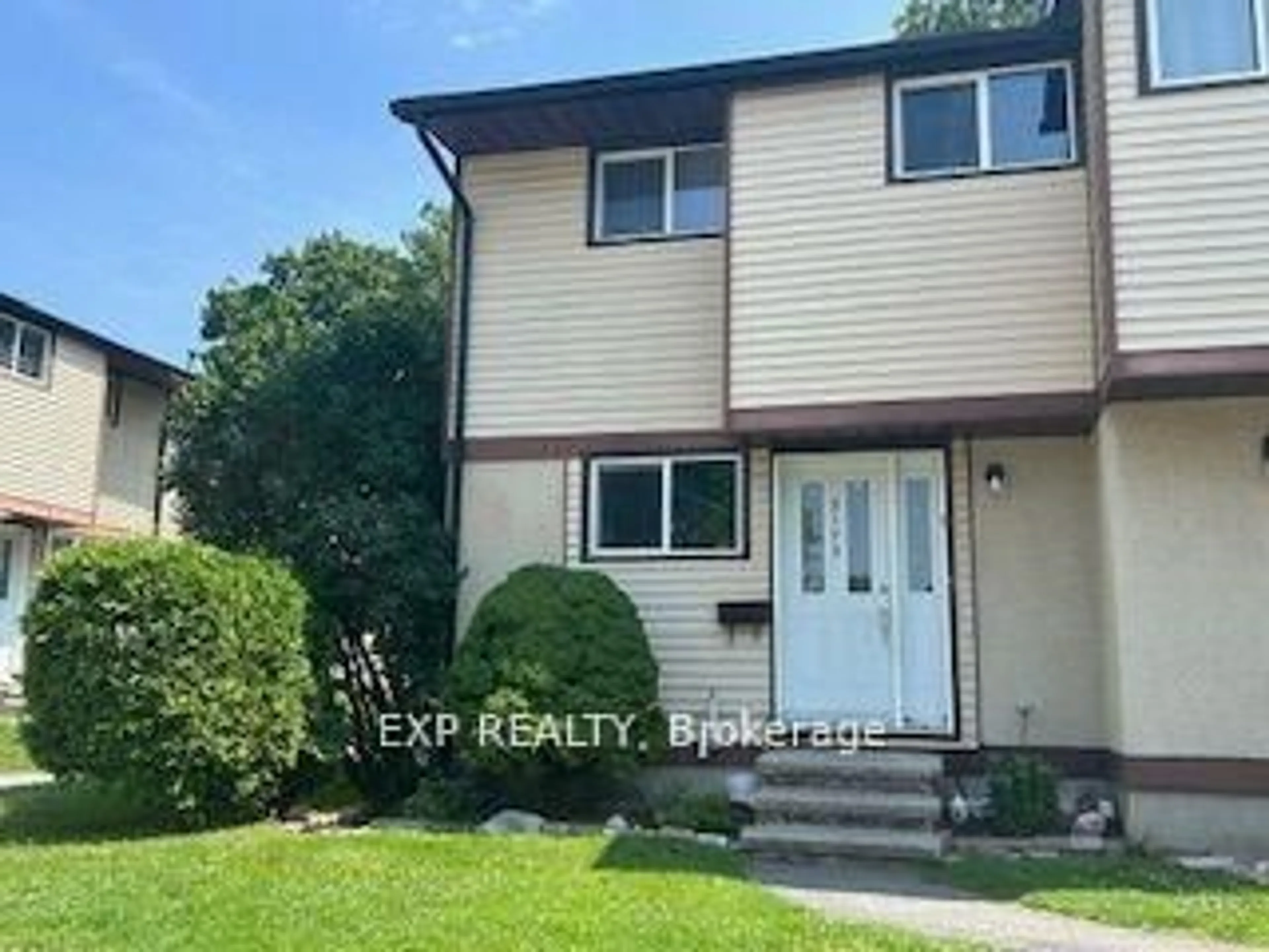 Home with vinyl exterior material, street for 3173 Quail Dr, Ottawa Ontario K1T 1T9