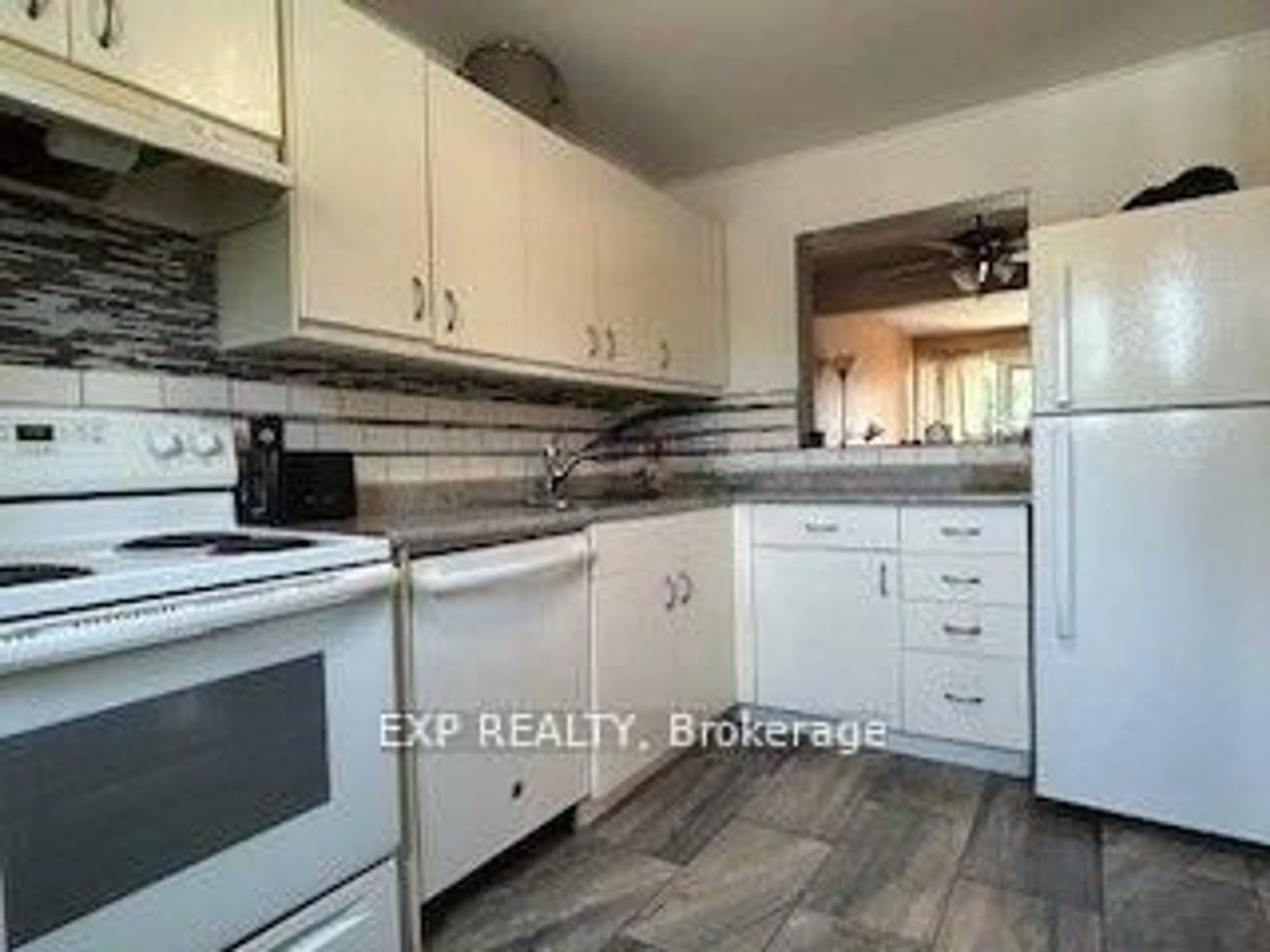 Standard kitchen, unknown for 3173 Quail Dr, Ottawa Ontario K1T 1T9