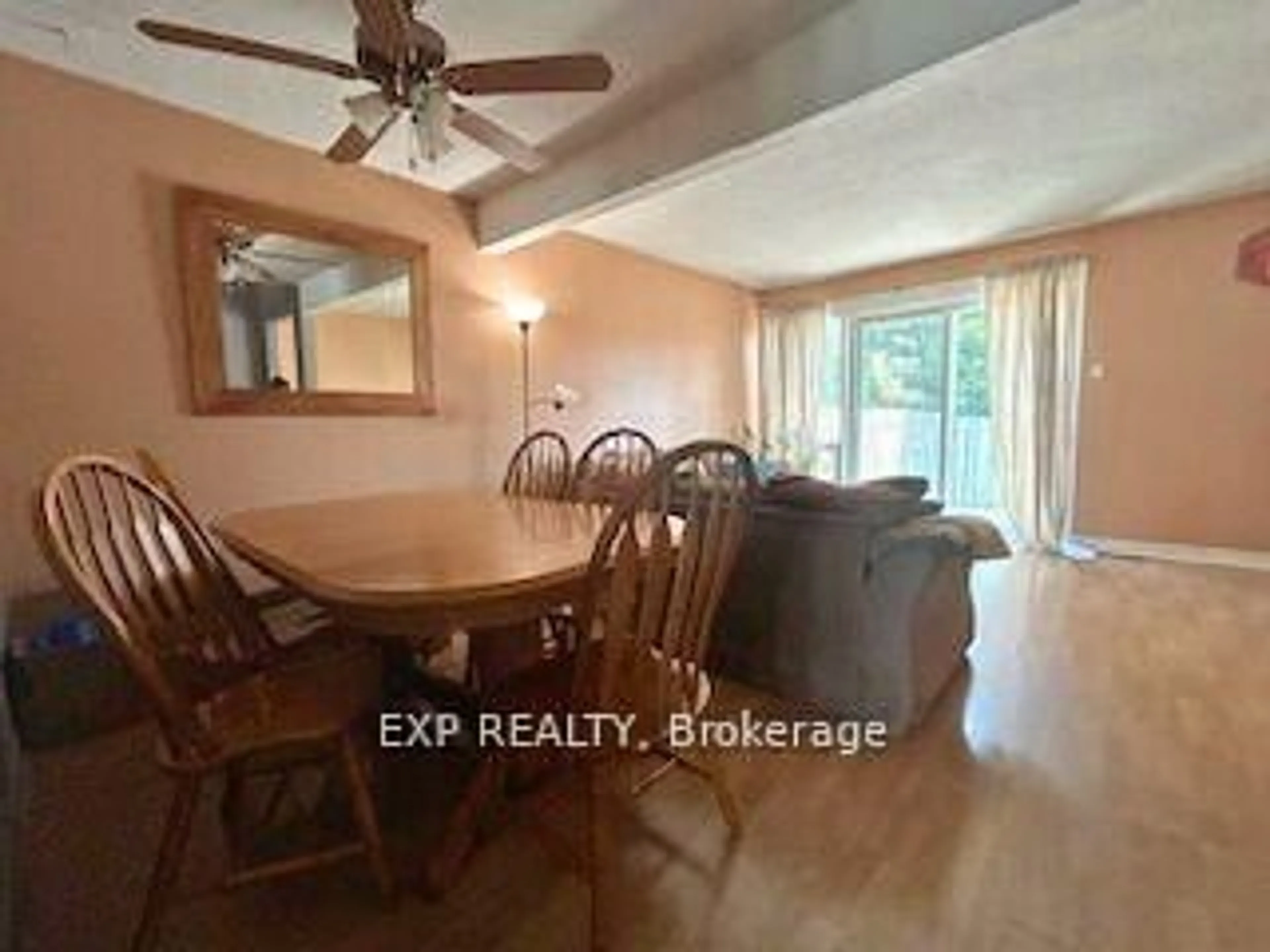 Dining room, wood/laminate floor for 3173 Quail Dr, Ottawa Ontario K1T 1T9