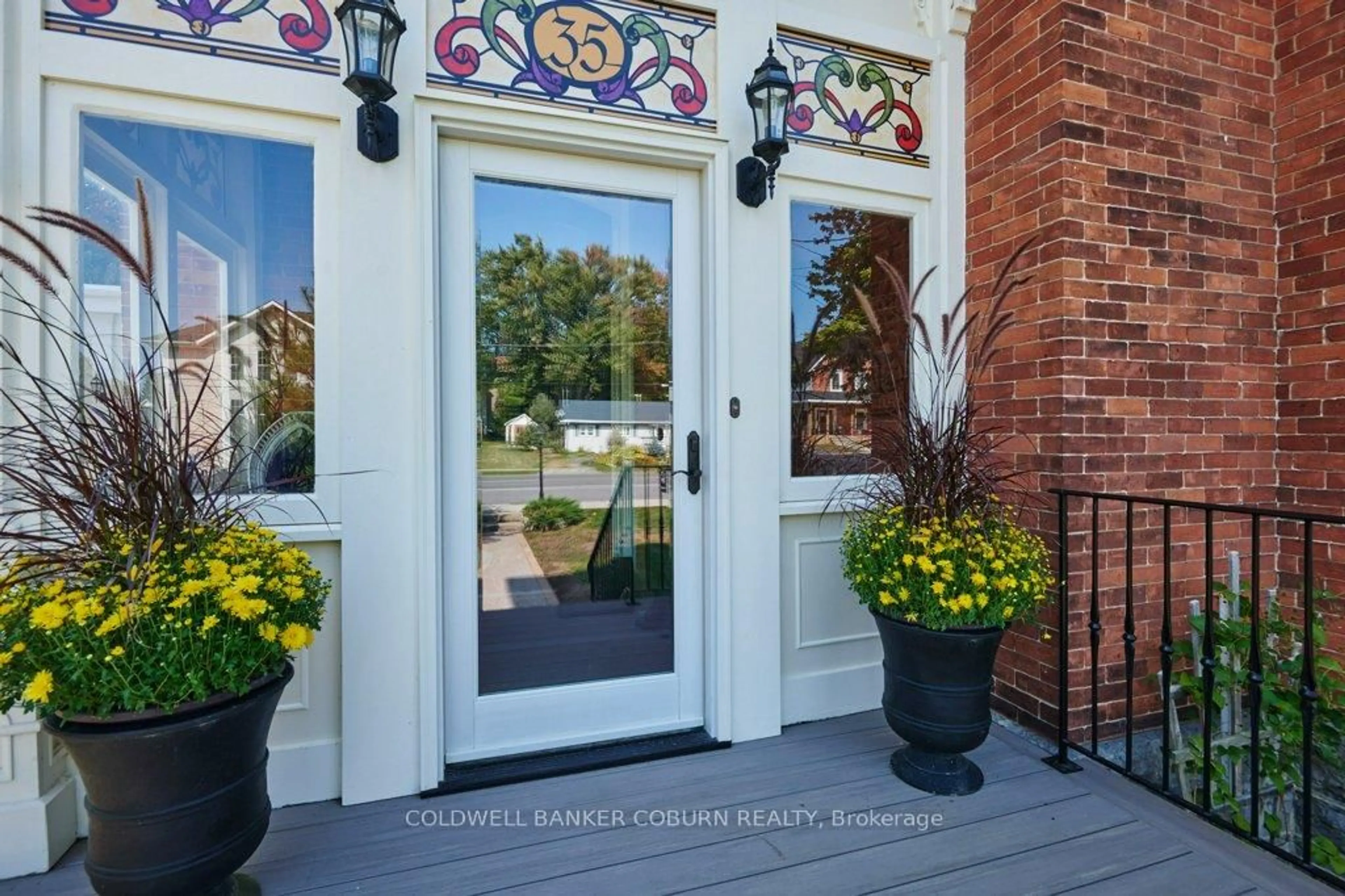 Indoor entryway for 35 Lakeshore Dr, South Dundas Ontario K0C 1X0