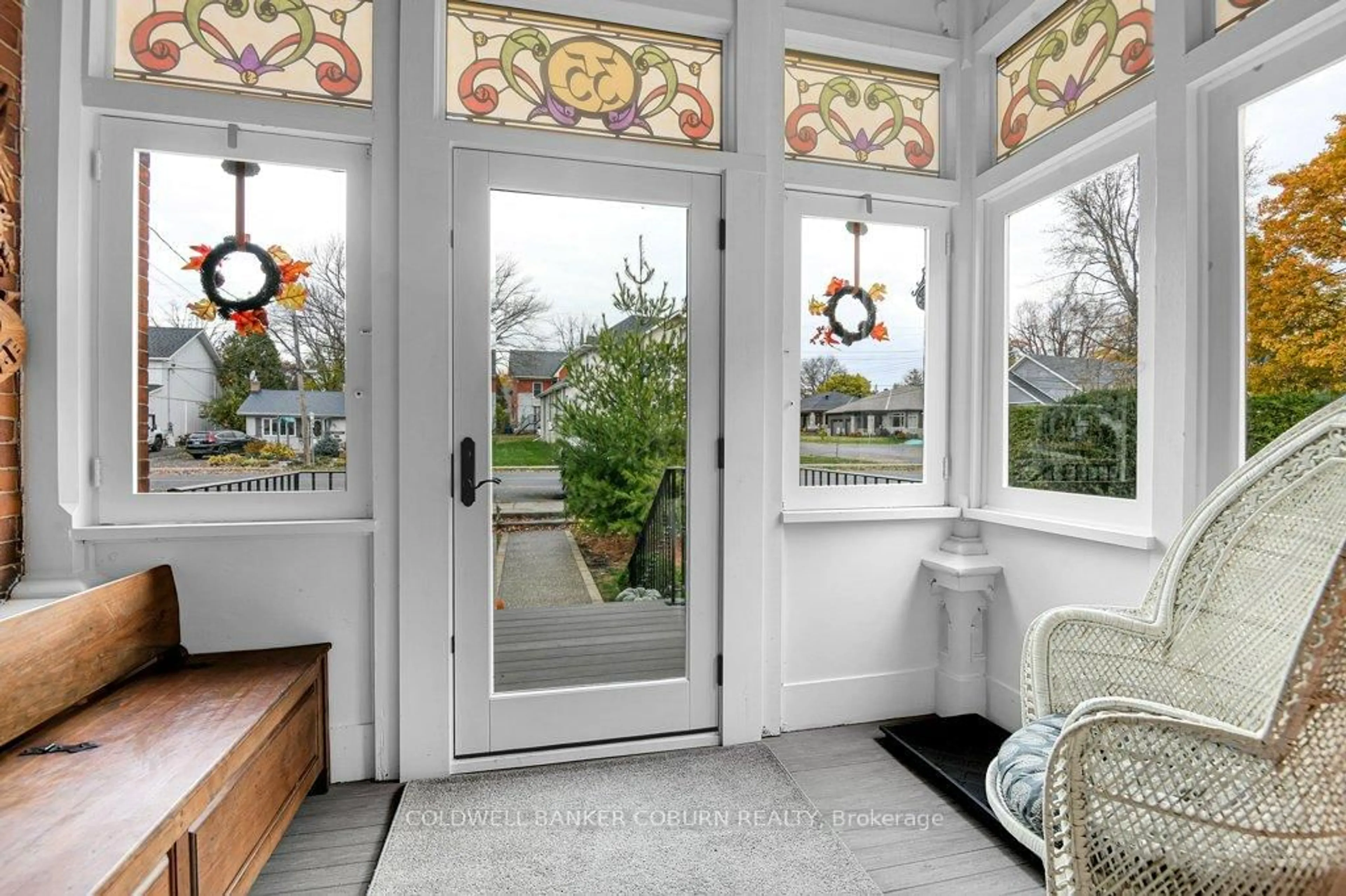 Indoor entryway for 35 Lakeshore Dr, South Dundas Ontario K0C 1X0