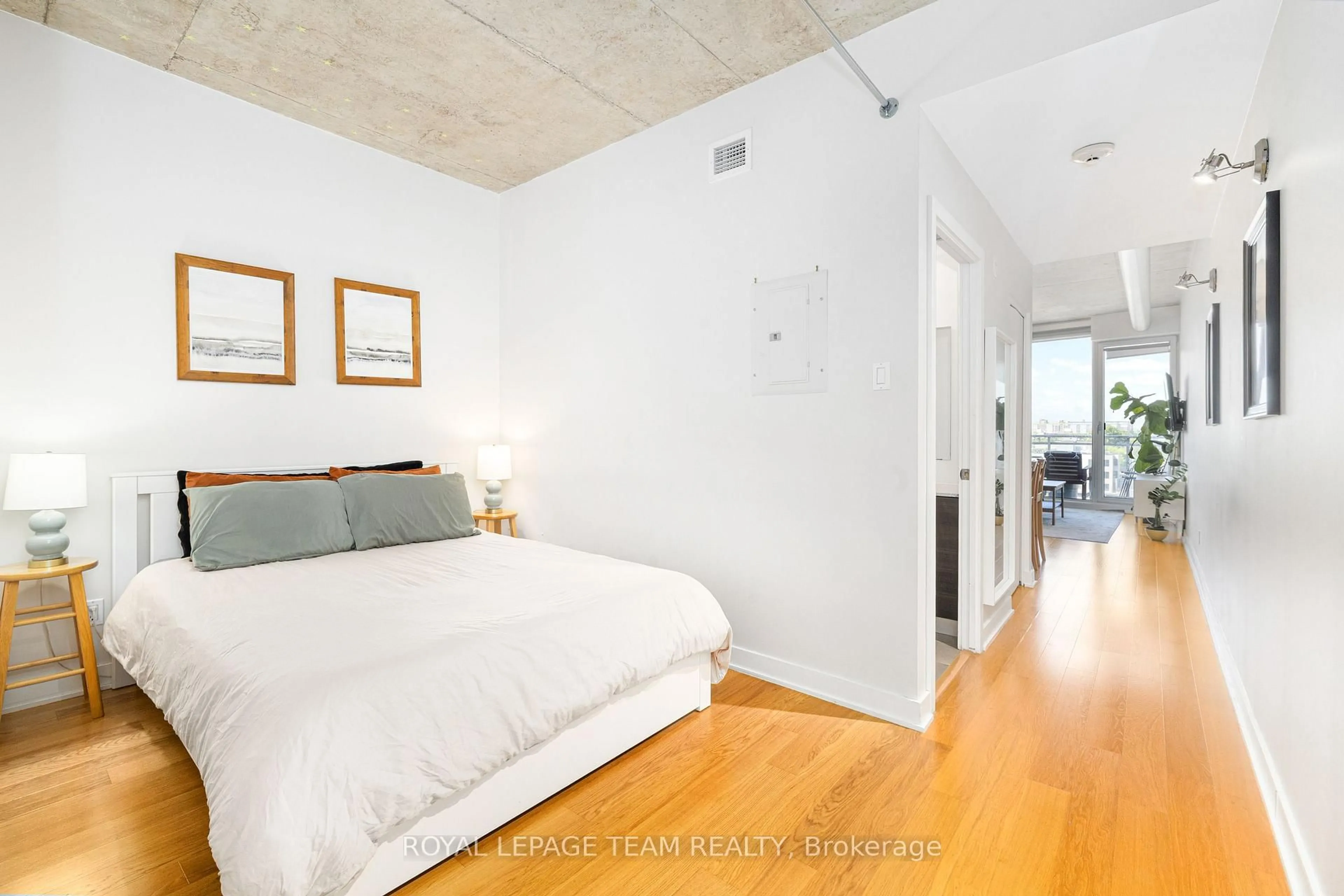 Bedroom with bed, unknown for 354 Gladstone Ave #608, Ottawa Ontario K2P 0R4