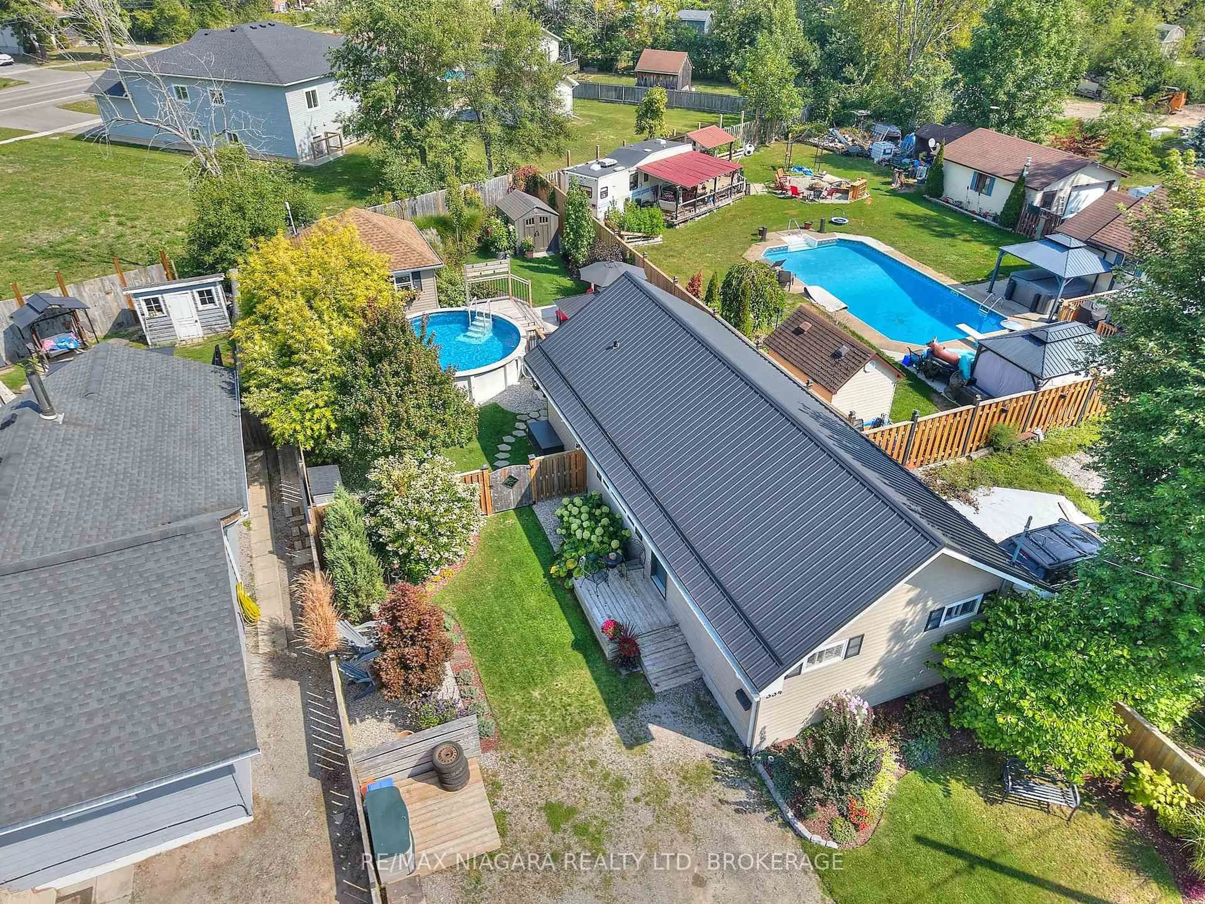 A pic from outside/outdoor area/front of a property/back of a property/a pic from drone, unknown for 334 Leask Ave, Fort Erie Ontario L2A 4L4