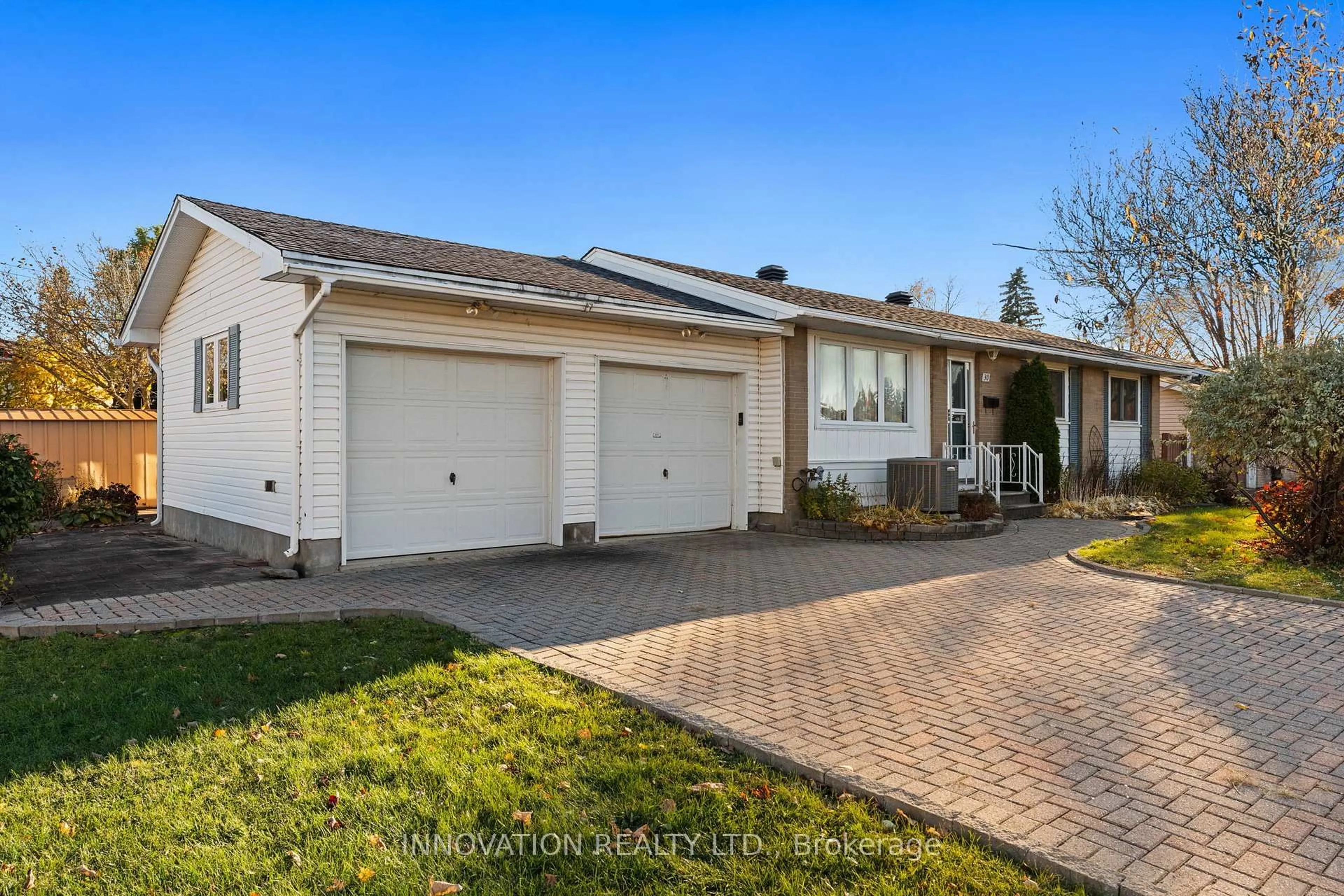 A pic from outside/outdoor area/front of a property/back of a property/a pic from drone, street for 30 Oakview Ave, Ottawa Ontario K2G 3A2