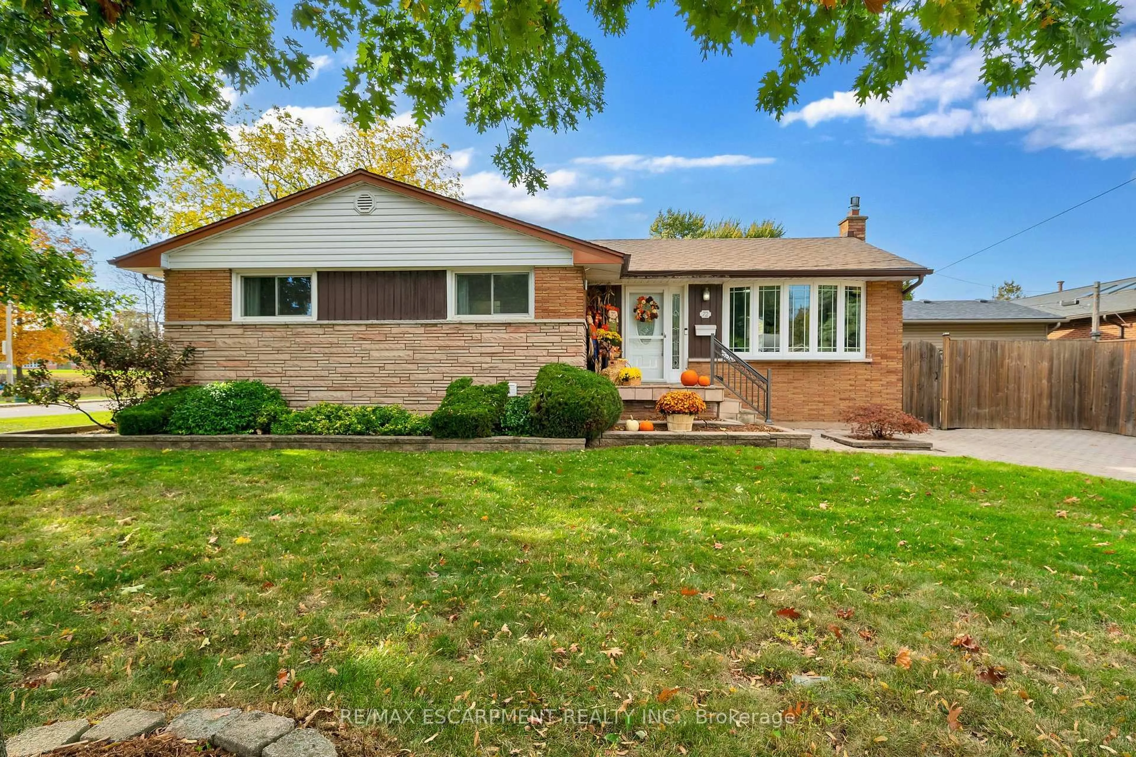 Home with brick exterior material, street for 72 WEST 25TH St, Hamilton Ontario L9C 4X2