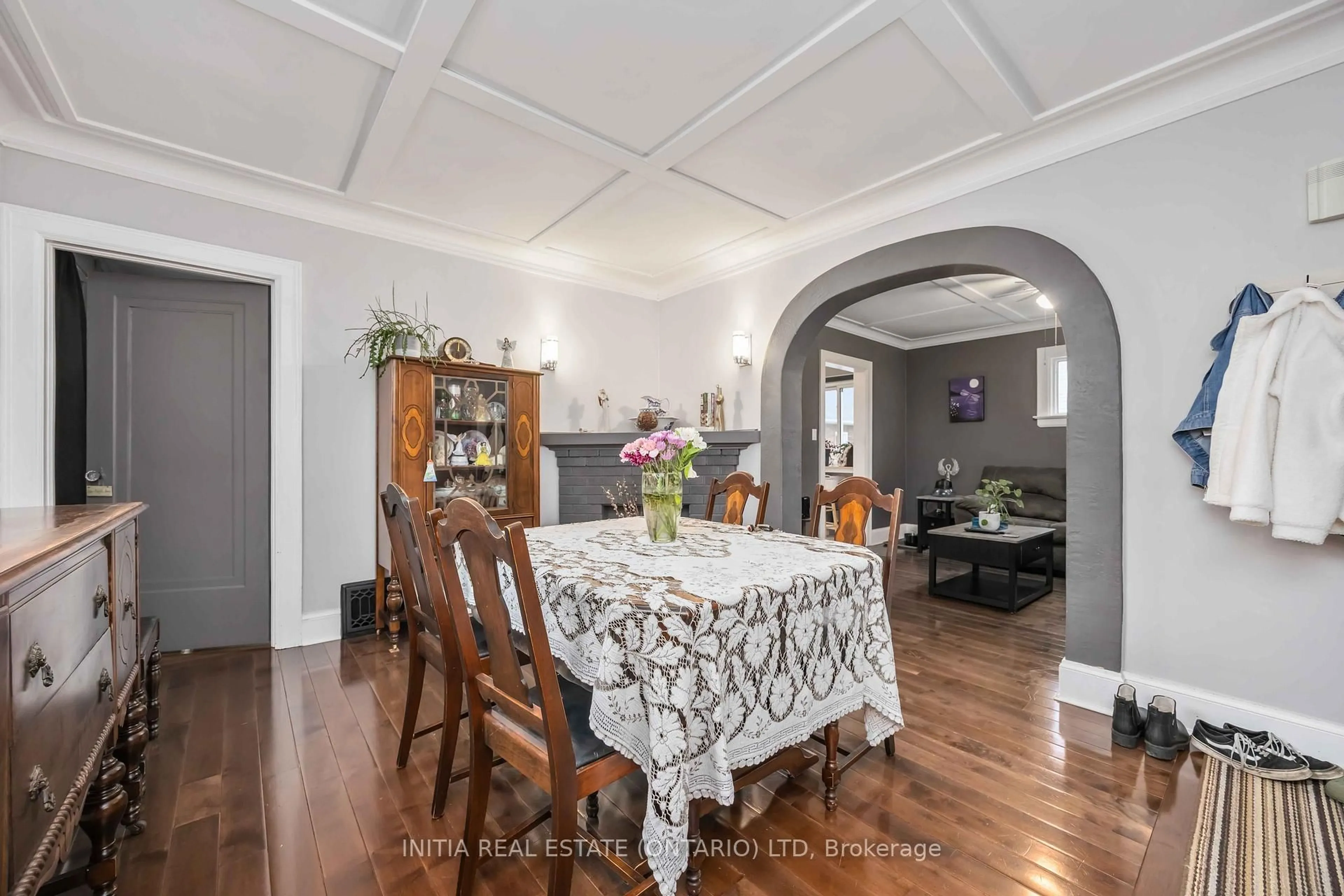 Dining room, unknown for 356 Talfourd St, Sarnia Ontario N7T 1P9