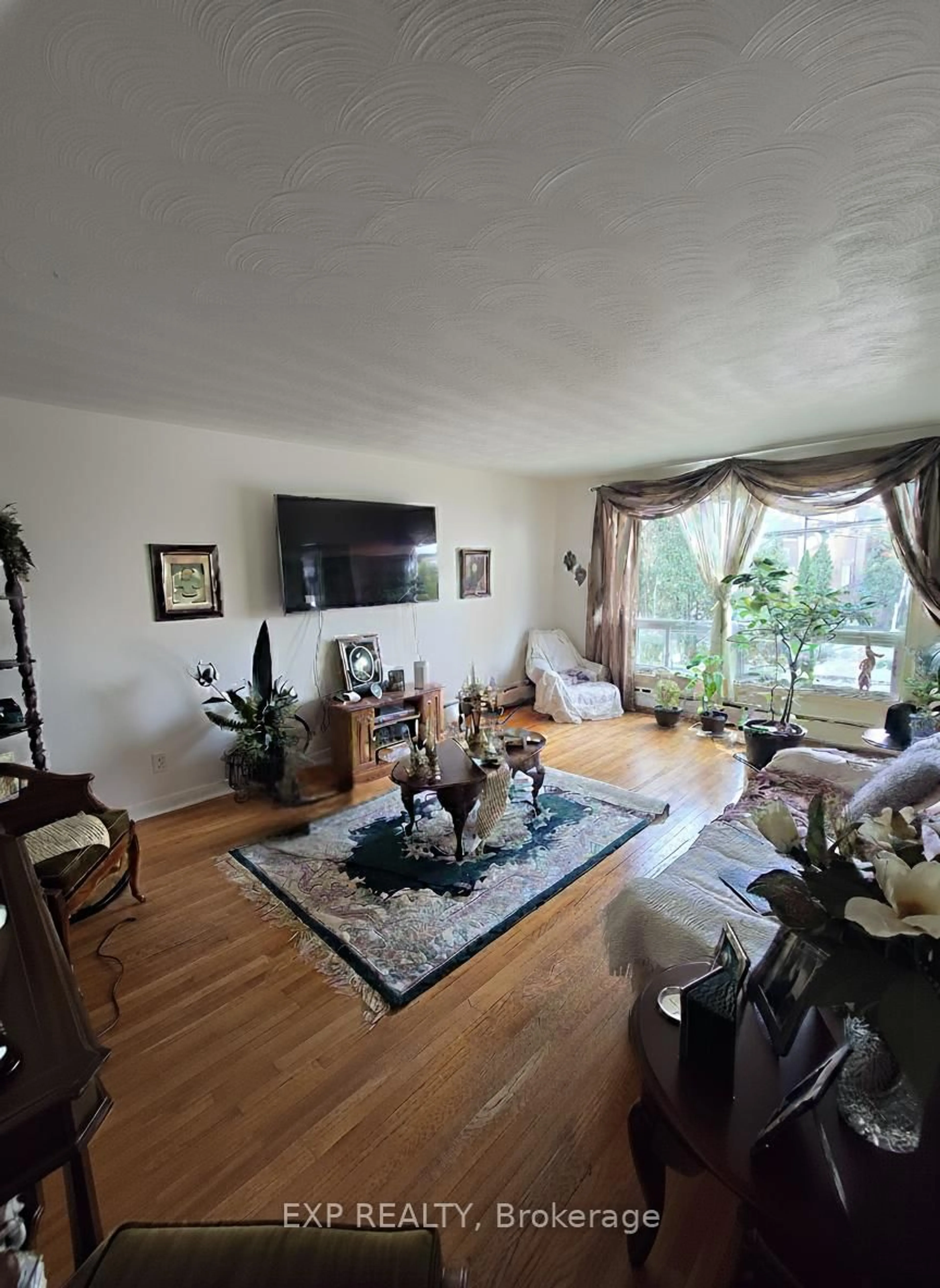 Living room with furniture, unknown for 310 Patton St, Ottawa Ontario K1L 6G4