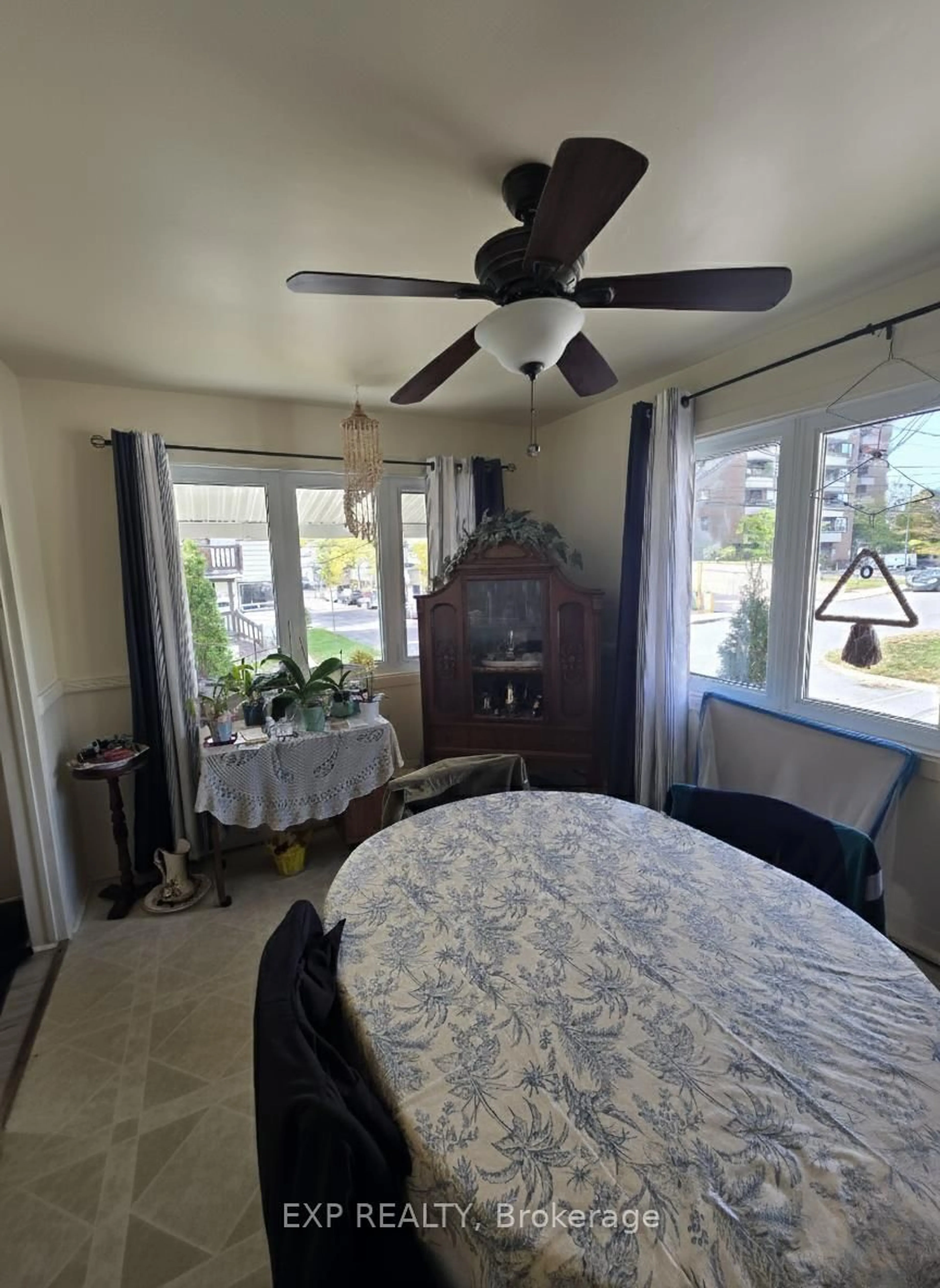 A pic of a room for 310 Patton St, Ottawa Ontario K1L 6G4