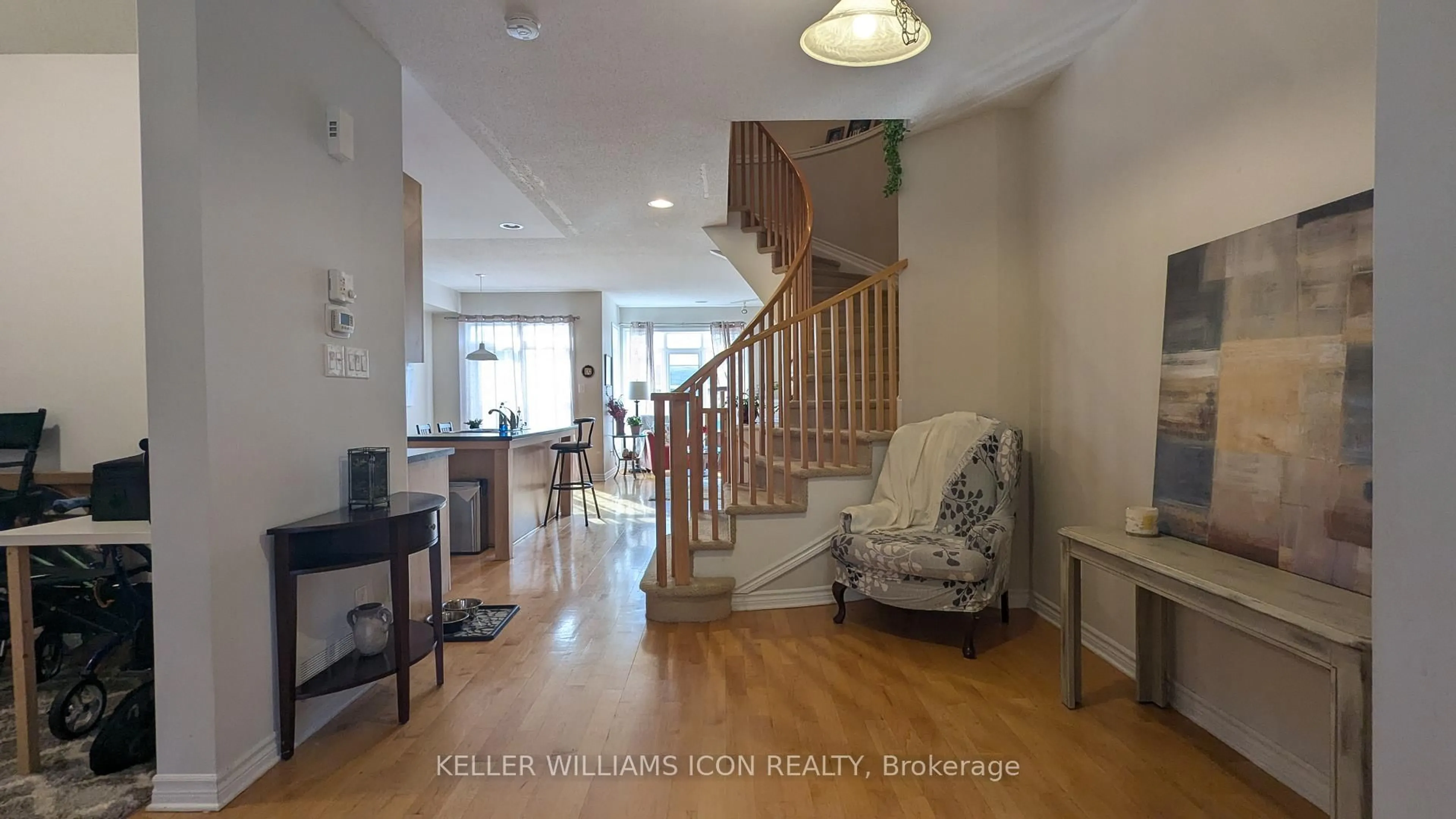 Unknown for 564 Remnor Ave, Ottawa Ontario K2T 0A5