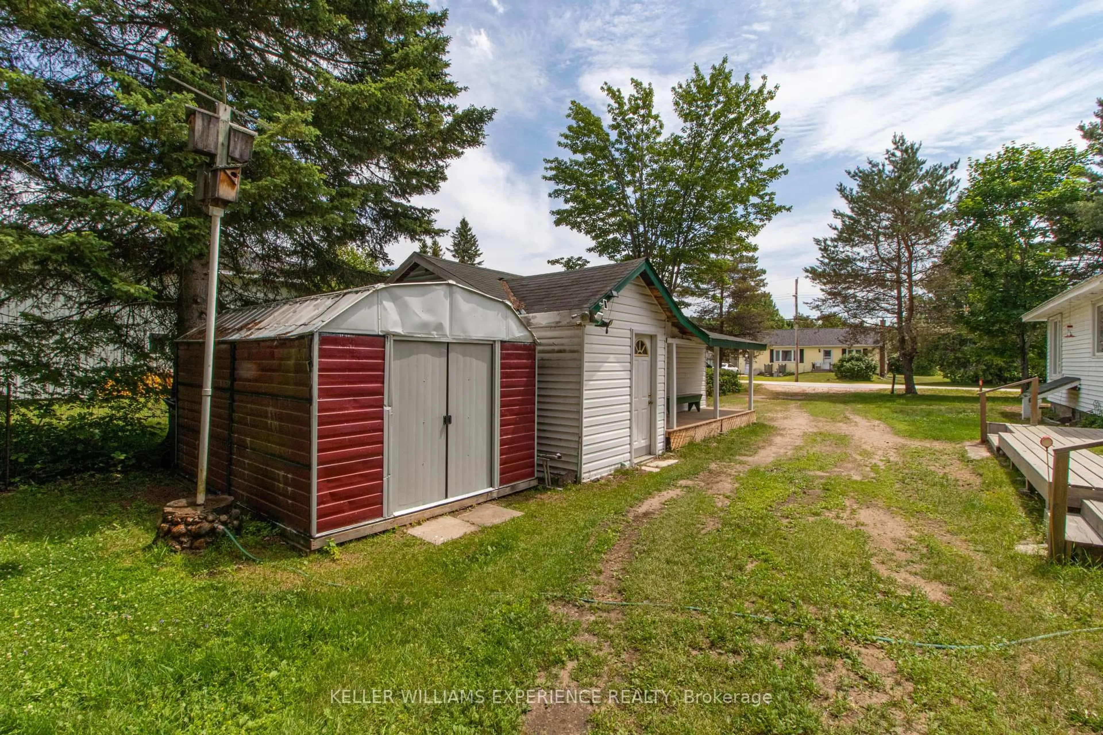 Shed for 152 Ottawa Ave, South River Ontario P0A 1X0
