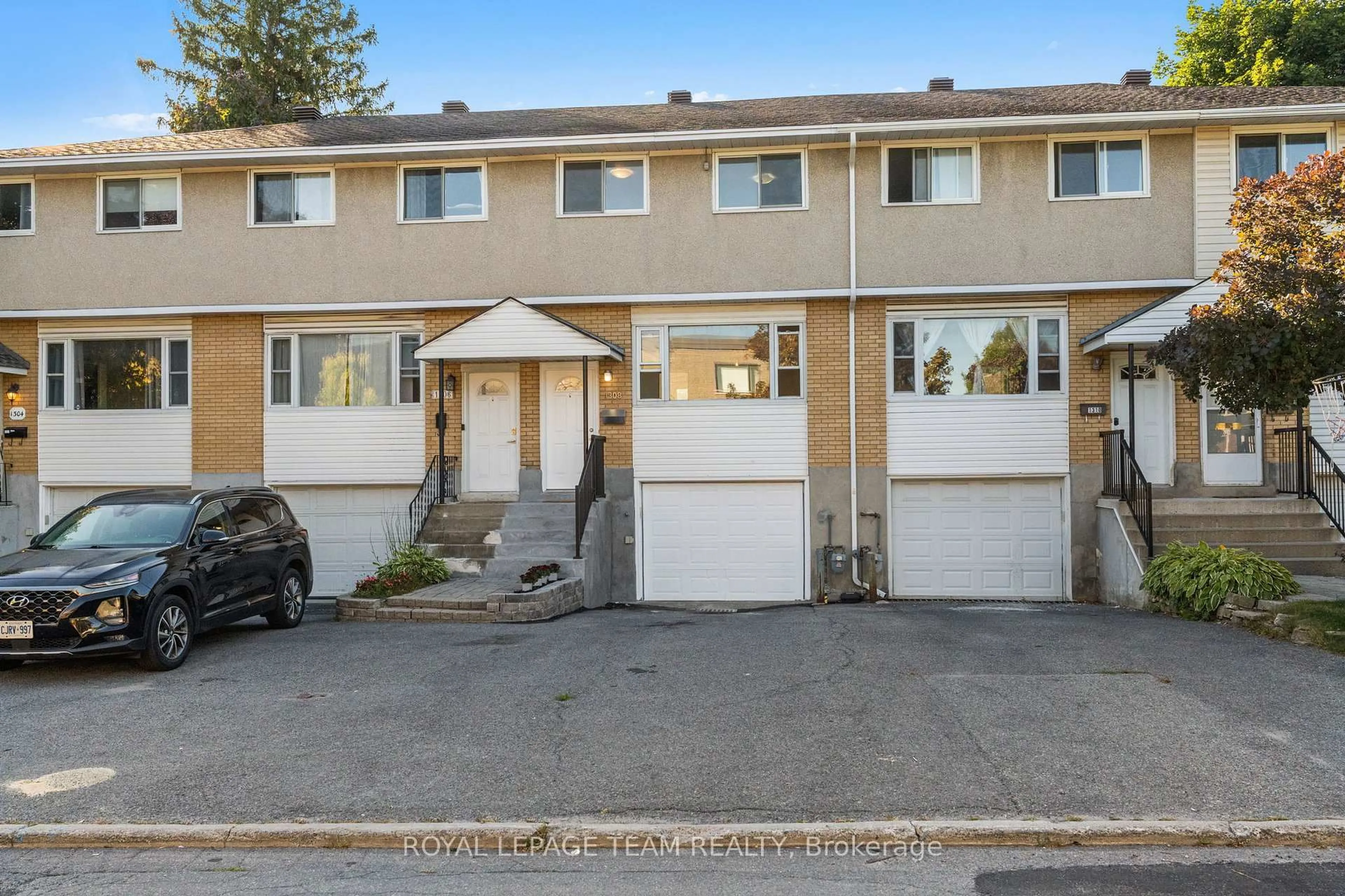 Unknown for 1308 Summerville Ave, Ottawa Ontario K1Z 8G8