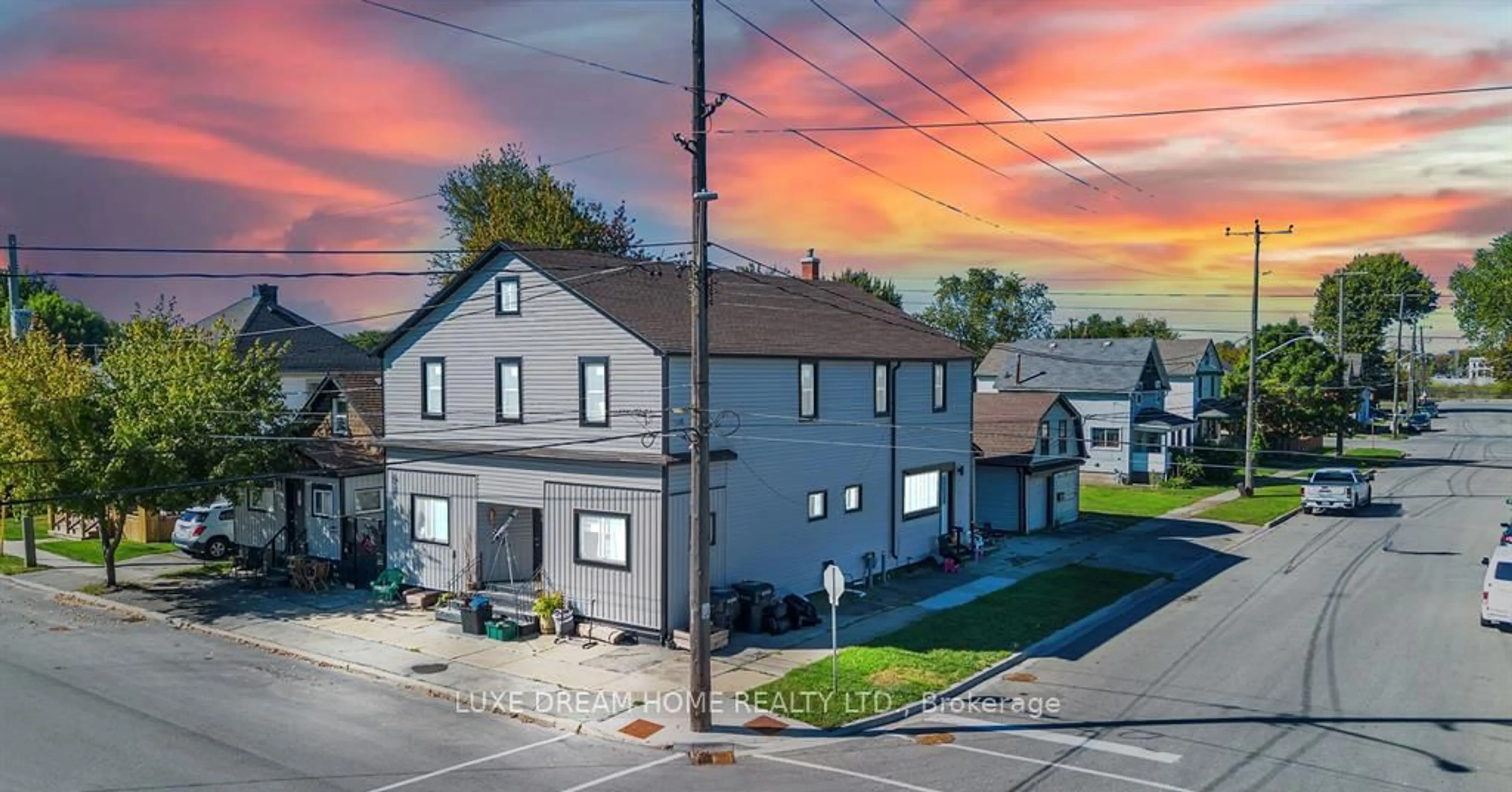 A pic from outside/outdoor area/front of a property/back of a property/a pic from drone, unknown for 224 MITCHELL St, Port Colborne Ontario L3K 1Y3