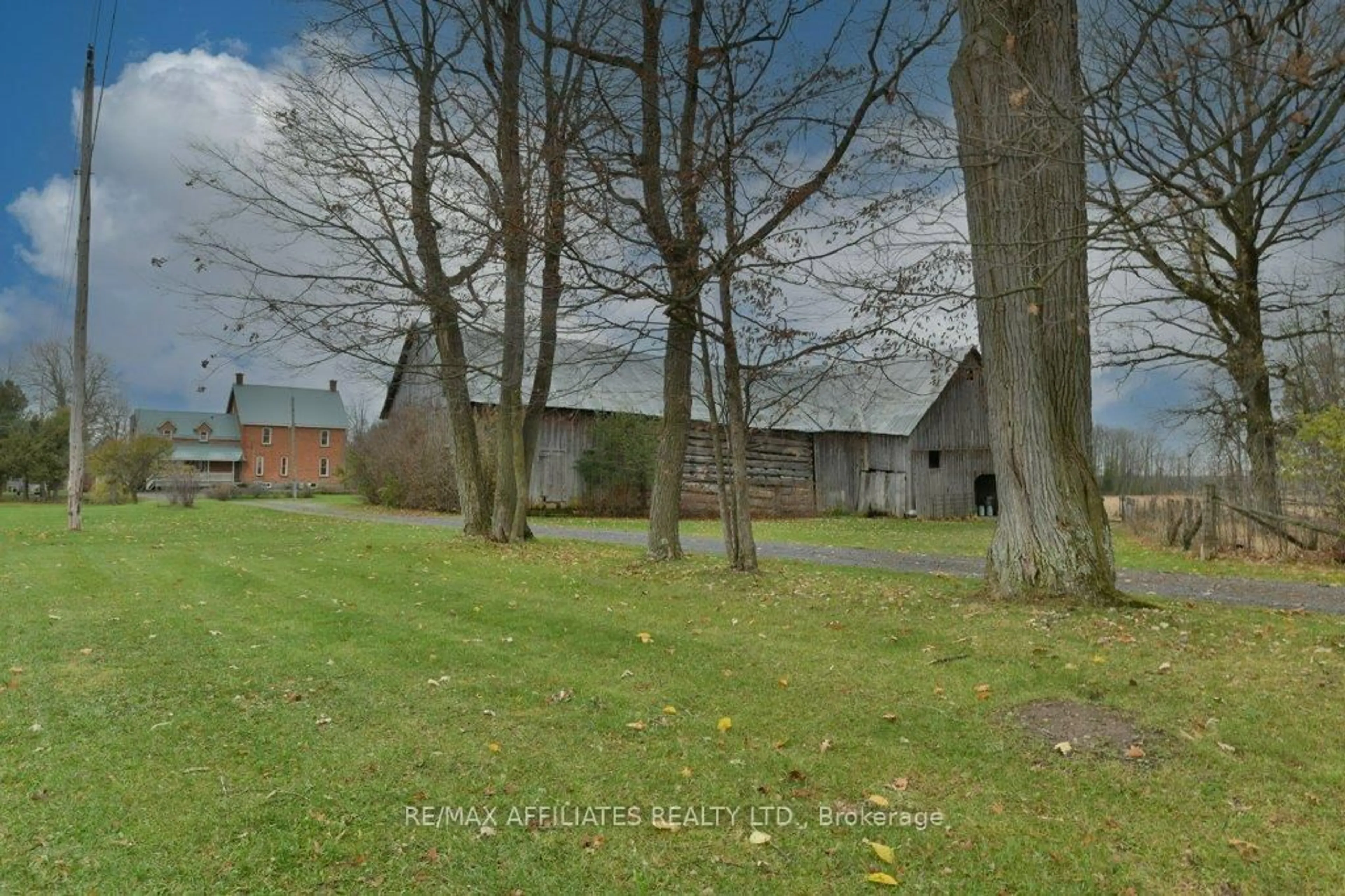 A pic from outside/outdoor area/front of a property/back of a property/a pic from drone, unknown for 507 Drummond Rd, Carleton Place Ontario K7C 3P1