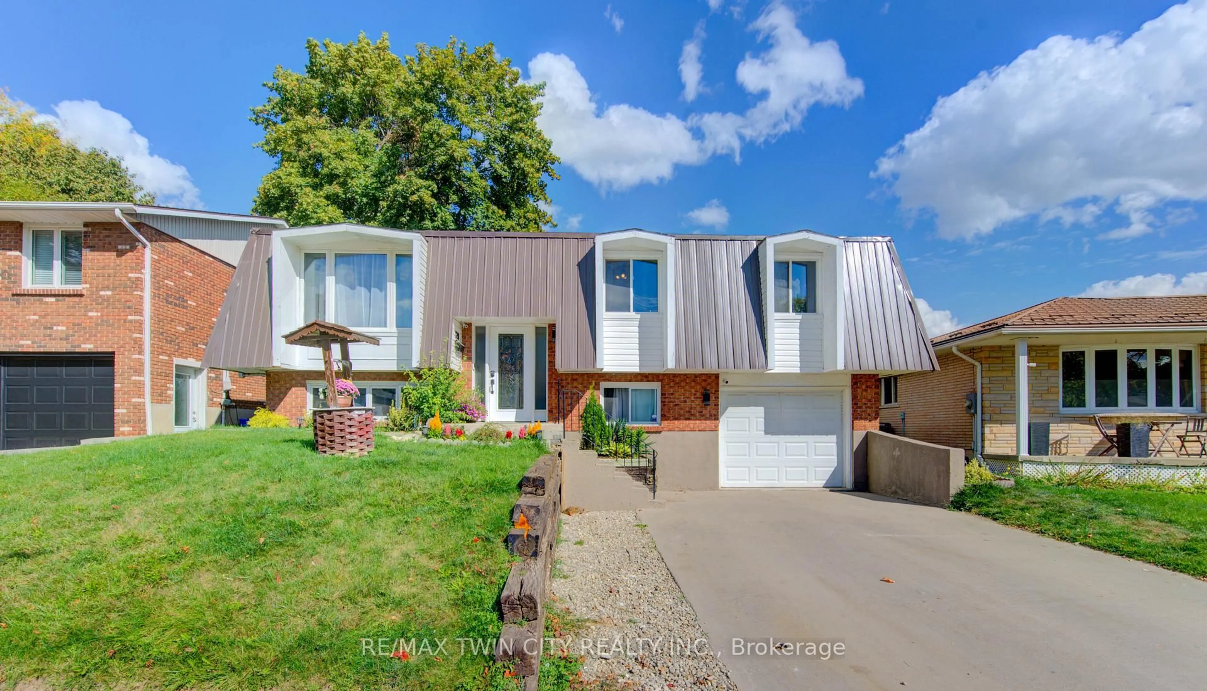 Unknown for 320 Country Hill Dr, Kitchener Ontario N2E 2C2