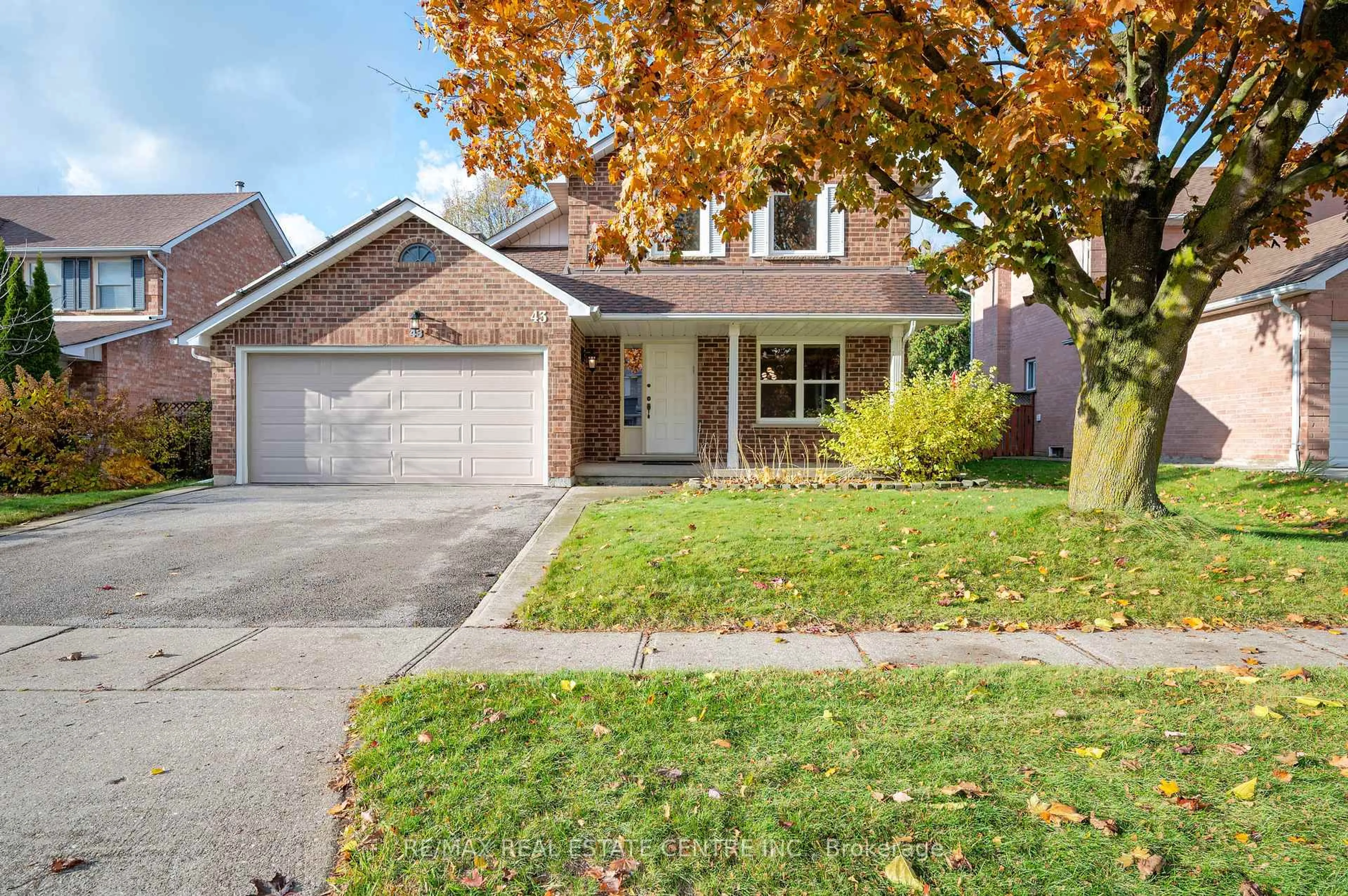 Home with brick exterior material, street for 43 Robson Ave, Cambridge Ontario N1T 1L2