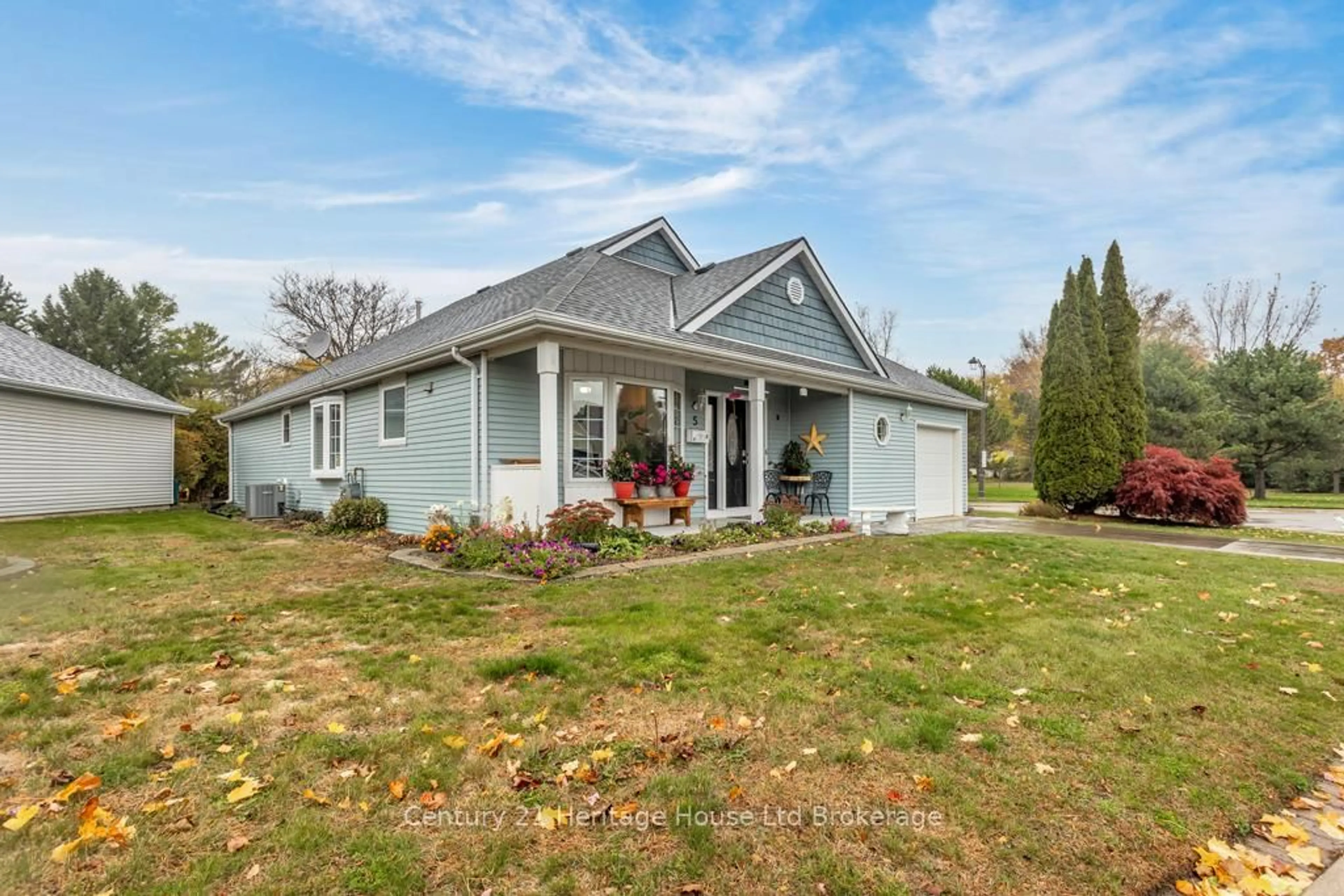 Unknown for 5 Dereham Dr, Tillsonburg Ontario N4G 5L8