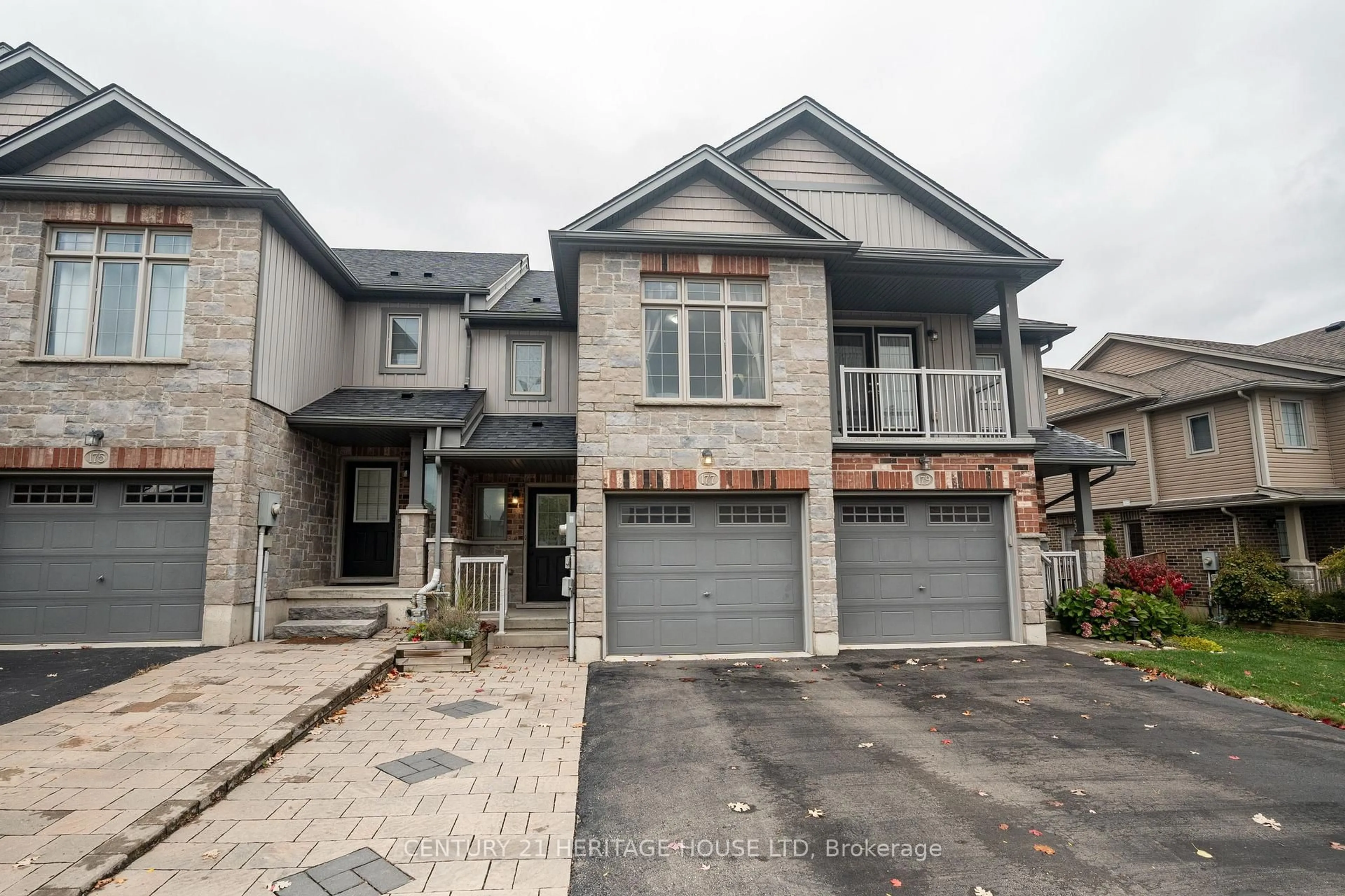 Home with brick exterior material, street for 177 Maitland St, Kitchener Ontario N2R 0C3