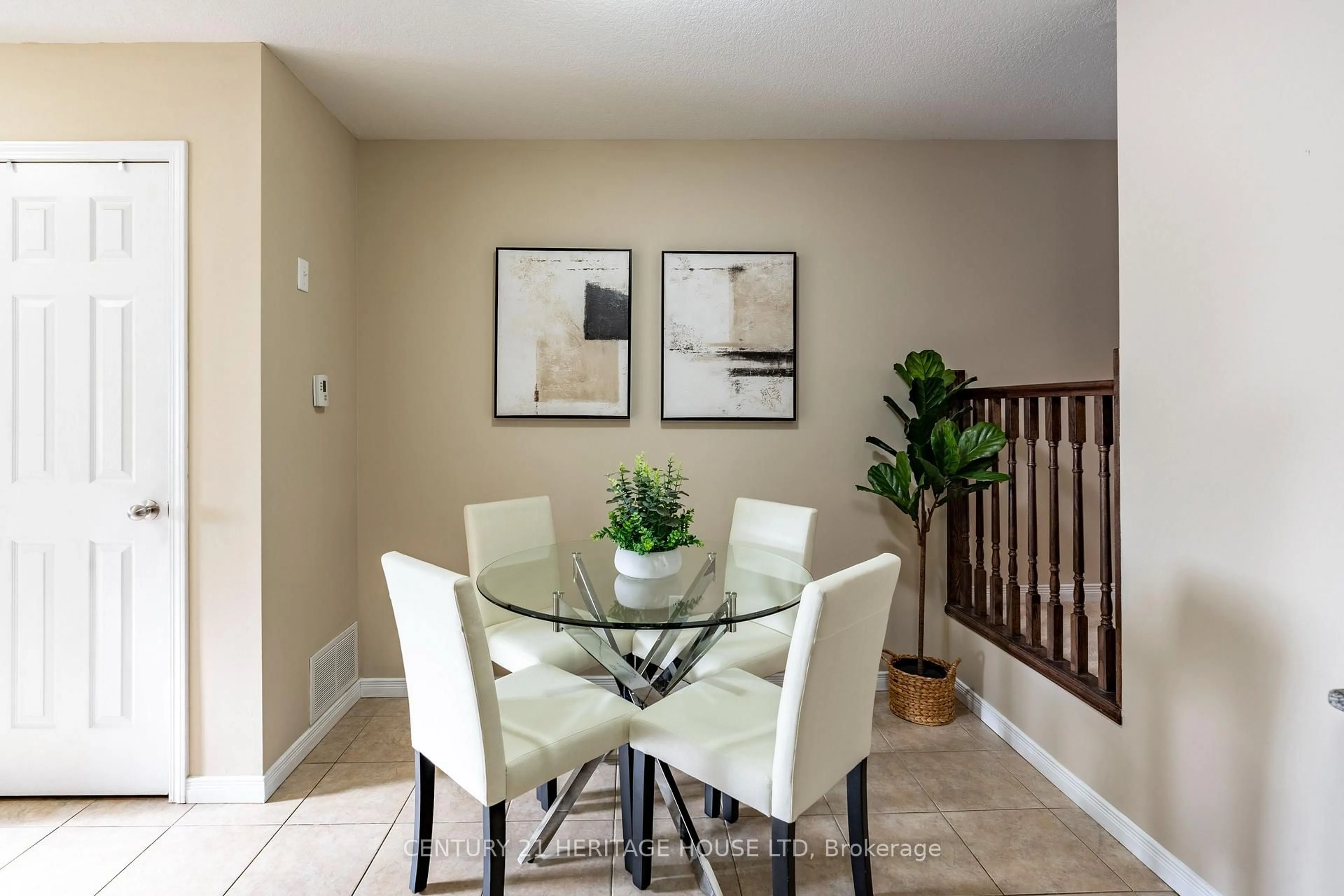 Dining room, unknown for 177 Maitland St, Kitchener Ontario N2R 0C3