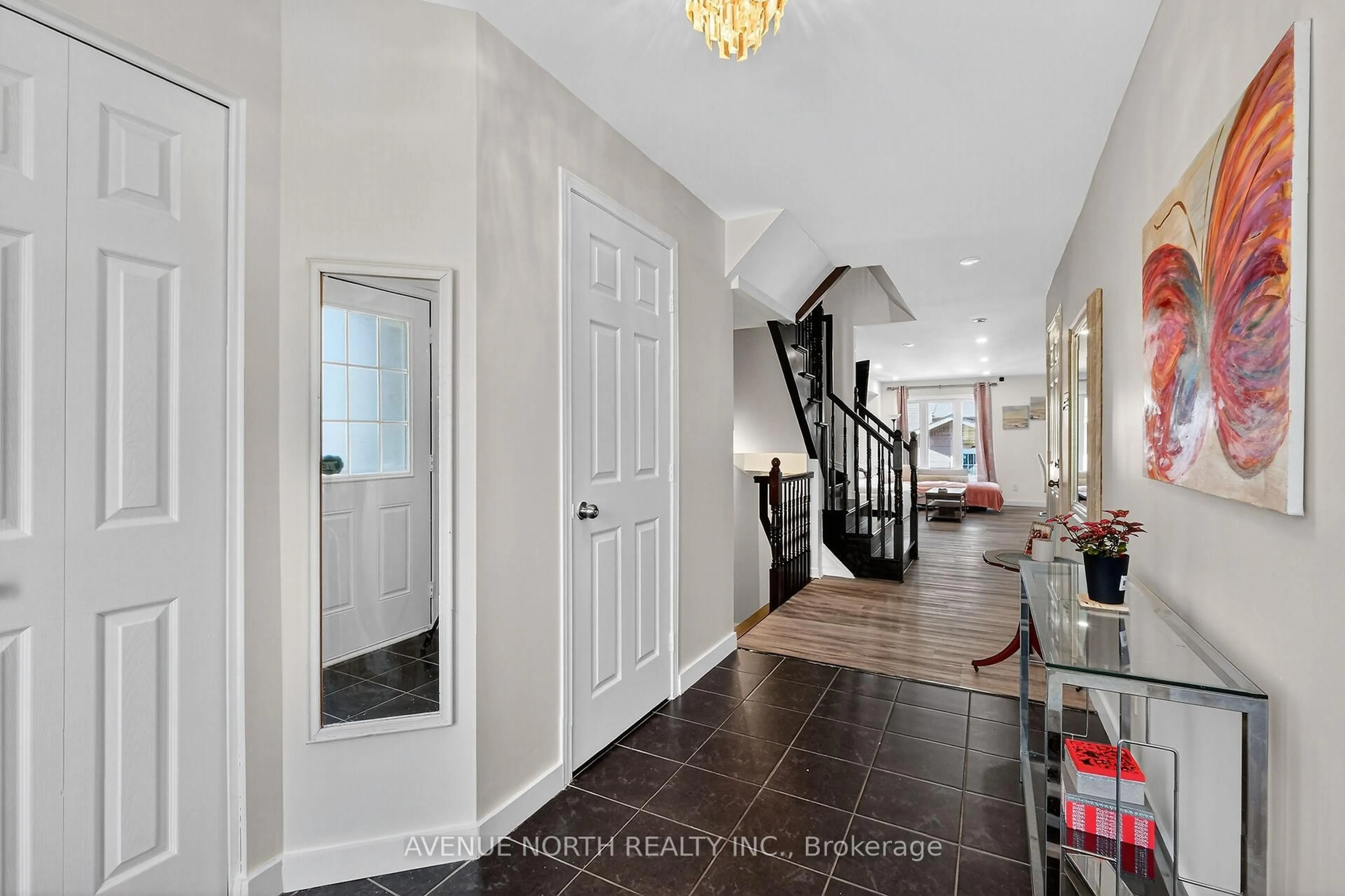 Indoor entryway for 208 Kingswell St, Ottawa Ontario K1T 0L1
