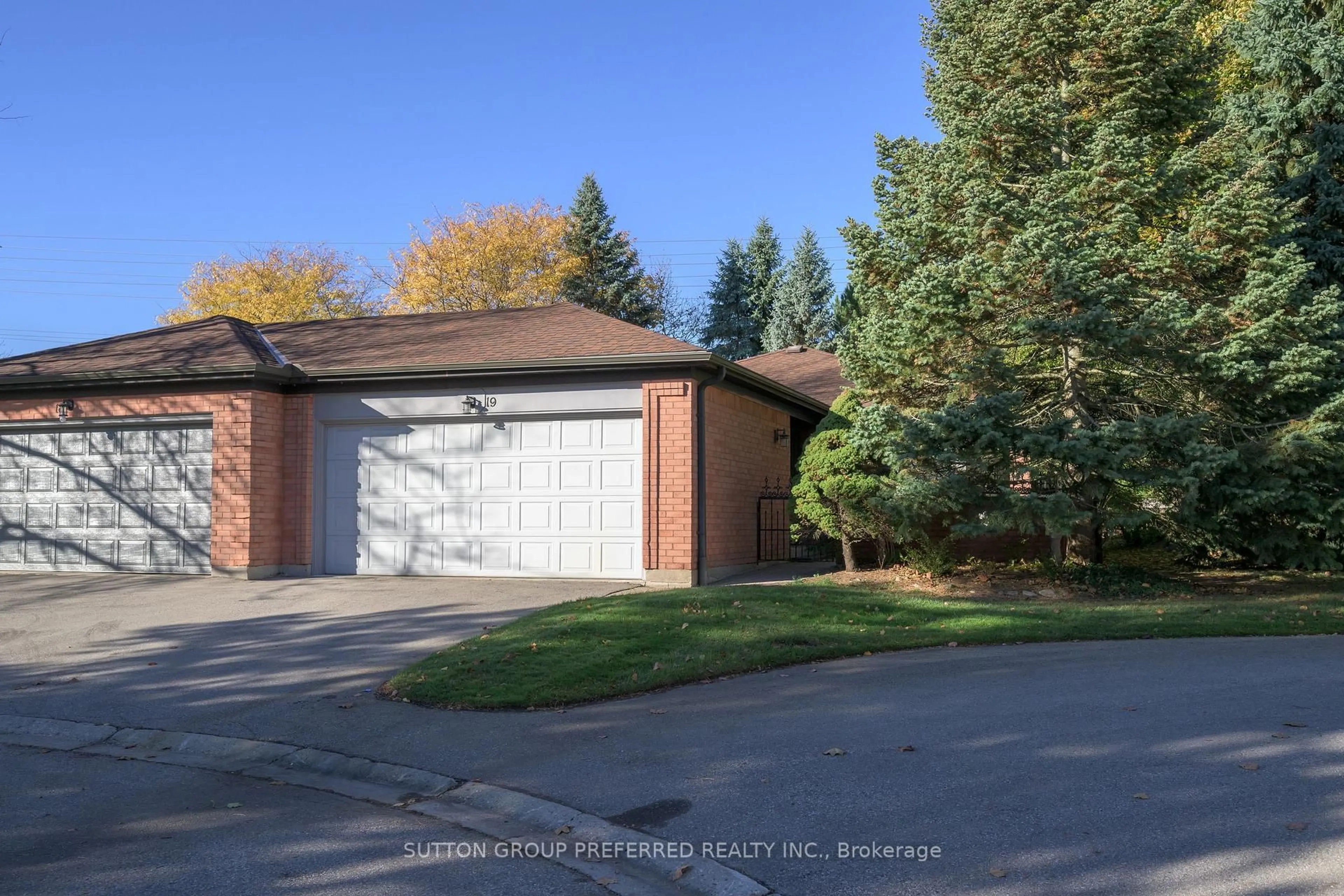 Home with brick exterior material, street for 65 Fiddlers Green Rd #19, London North Ontario N6H 4V5