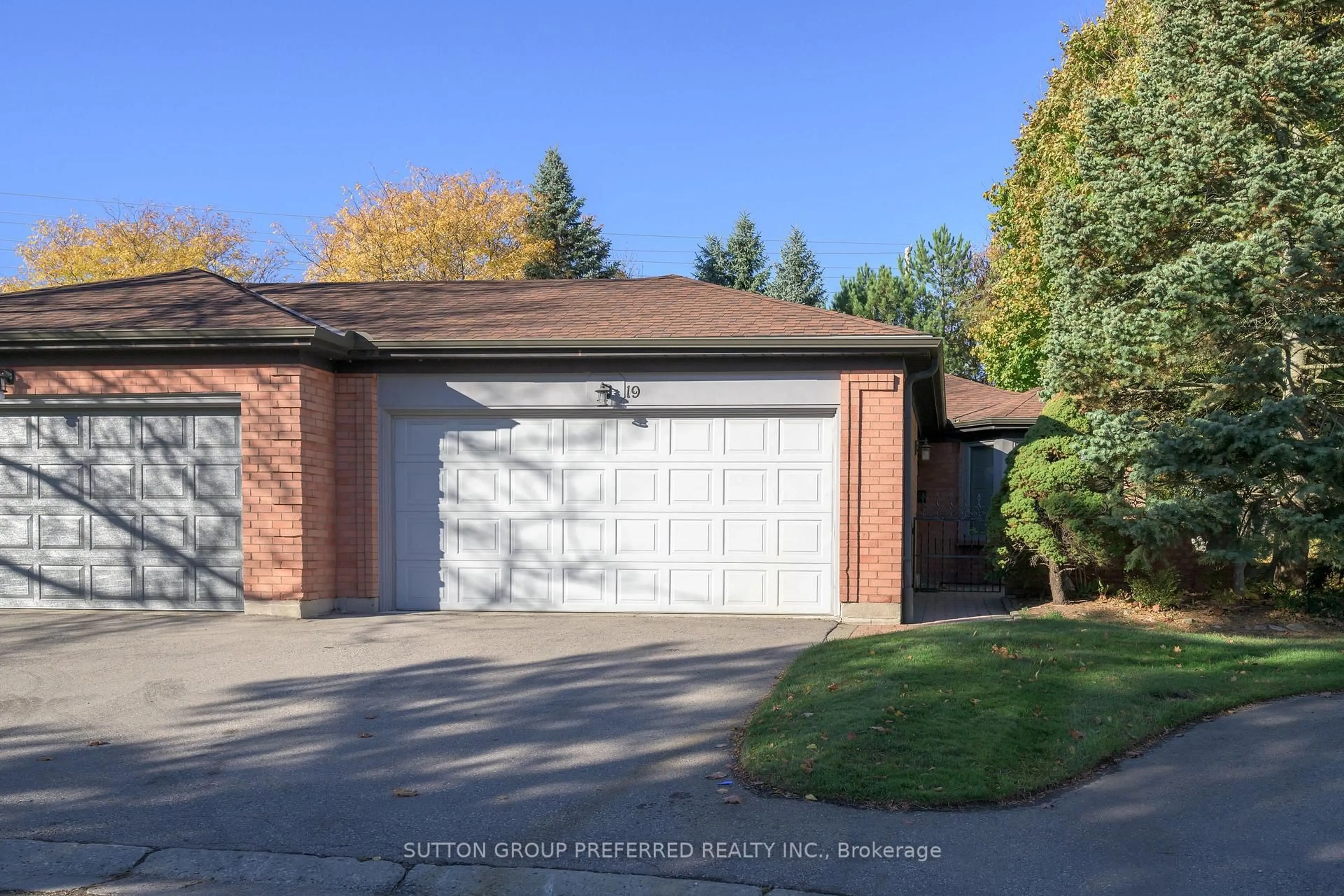 Unknown for 65 Fiddlers Green Rd #19, London North Ontario N6H 4V5