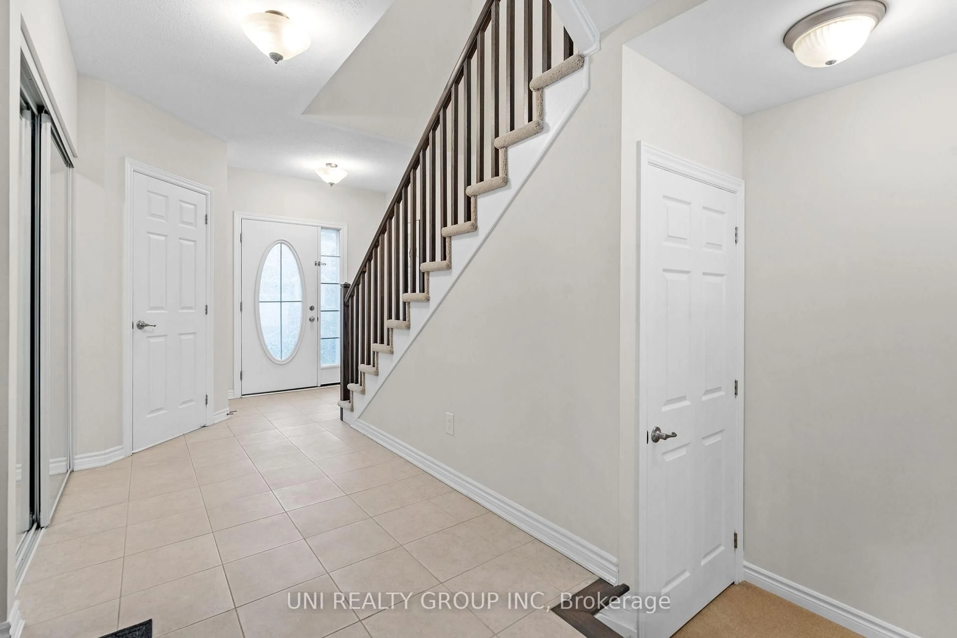 Indoor entryway for 161 Celestial Grve, Ottawa Ontario K2J 6R6
