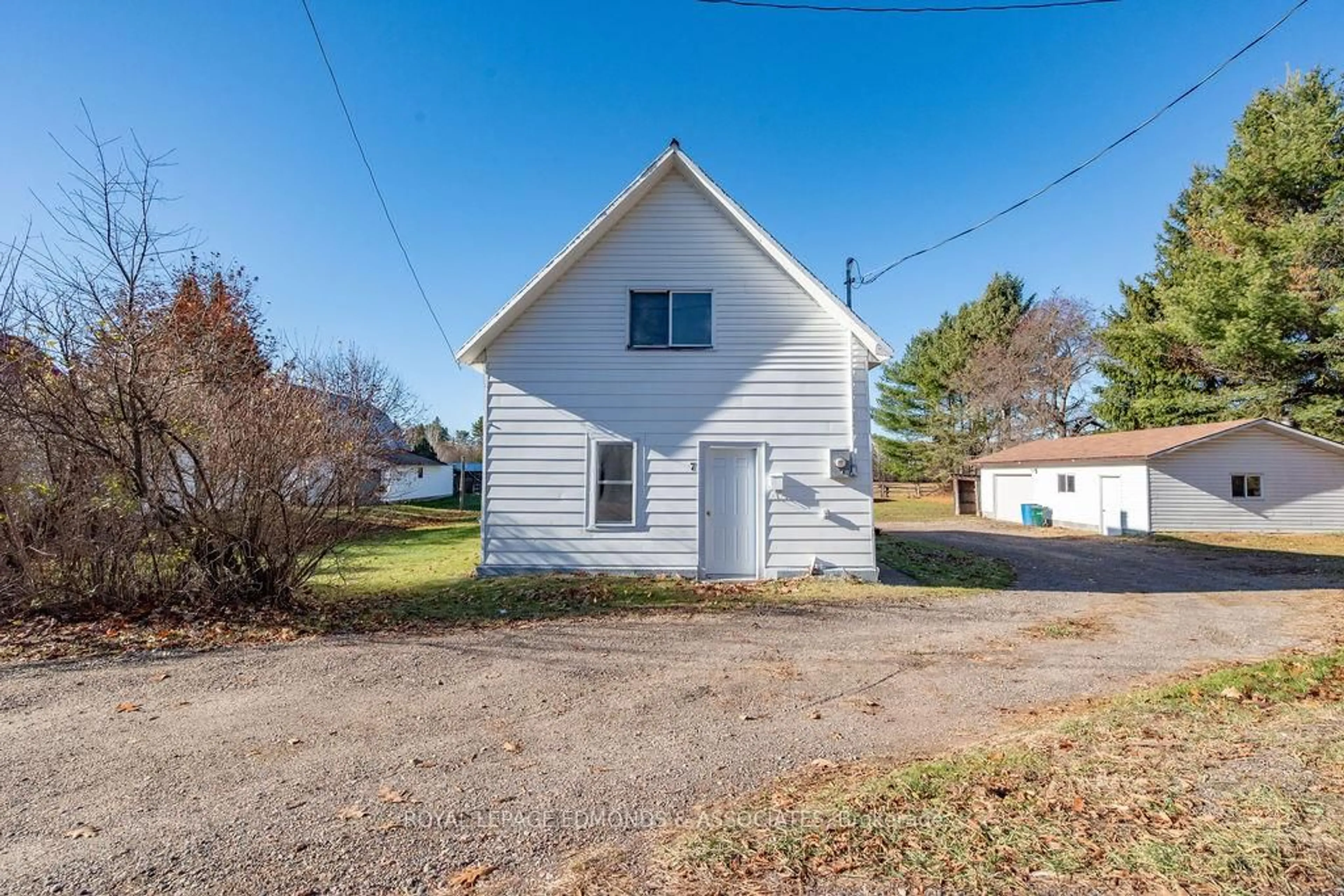 Unknown for 7 Elizabeth St, Chalk River Ontario K0J 1J0