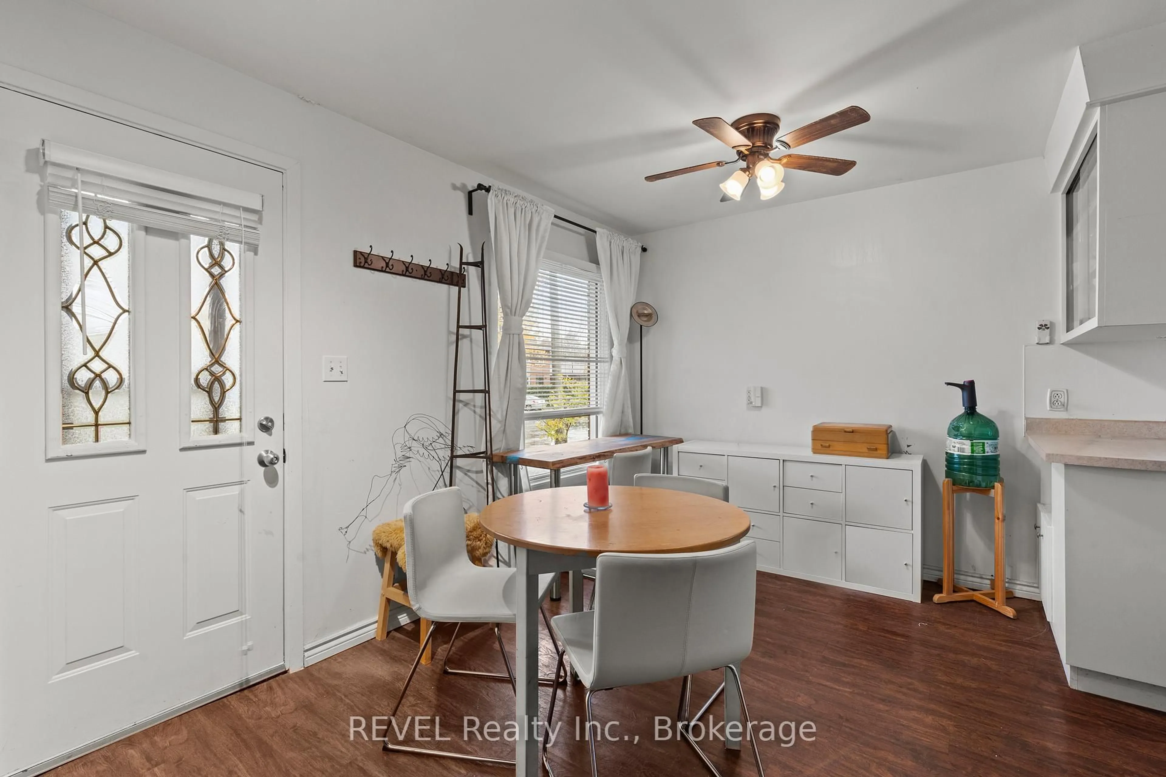 Unknown for 203 Kilgour Ave, Welland Ontario L3C 2R1