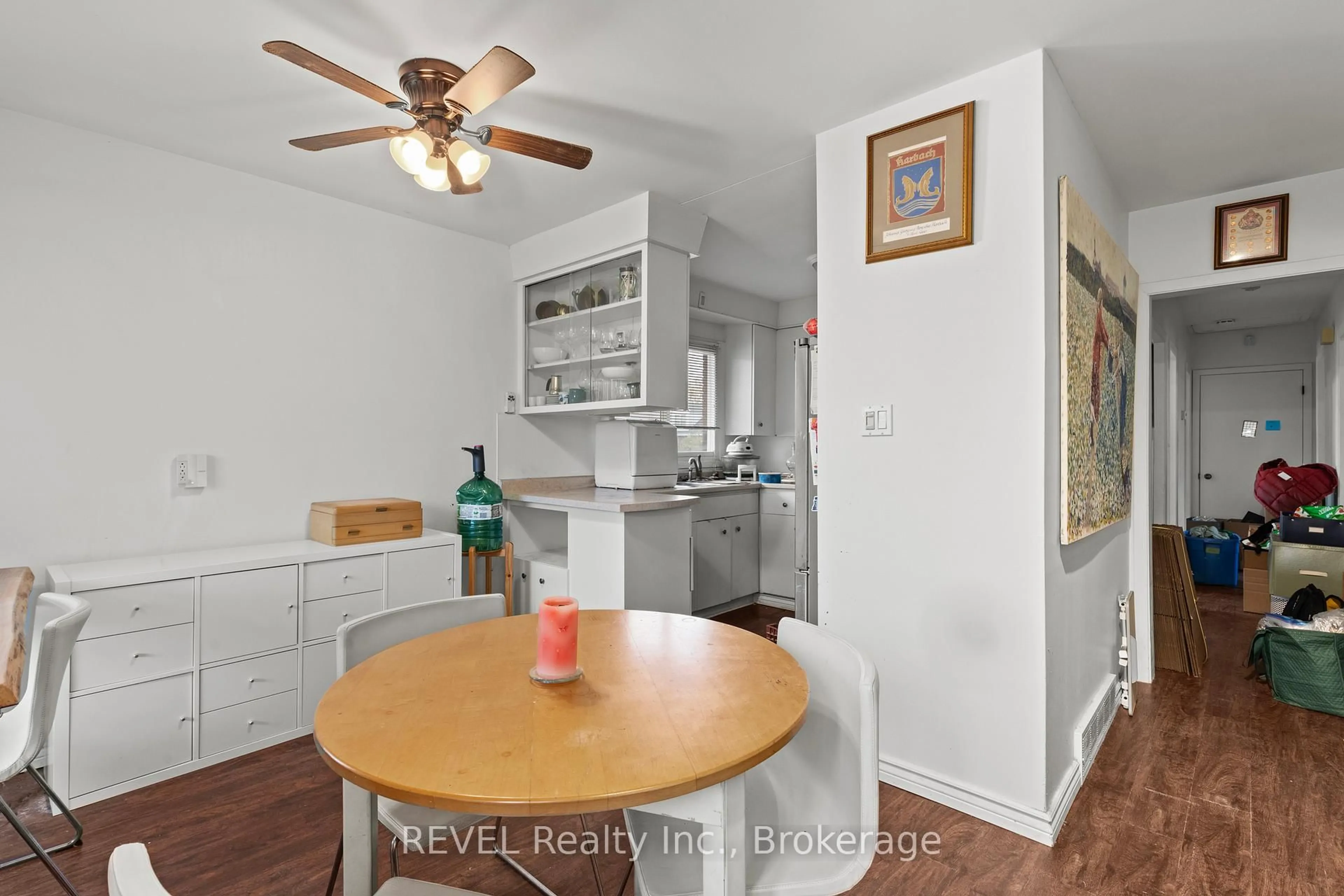 Standard kitchen, unknown for 203 Kilgour Ave, Welland Ontario L3C 2R1