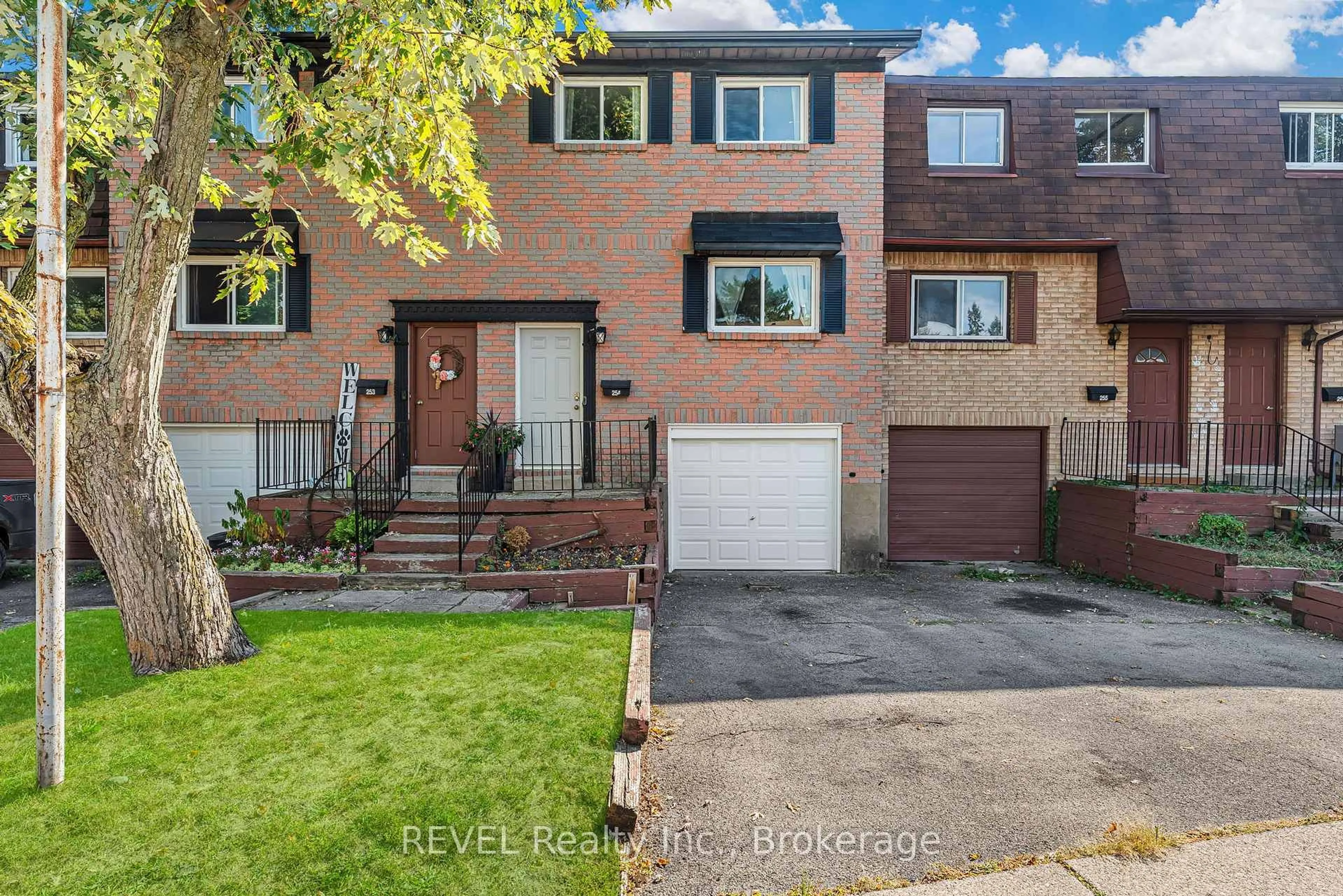 Home with brick exterior material, street for 195 Denistoun St #254, Welland Ontario L3C 6J6