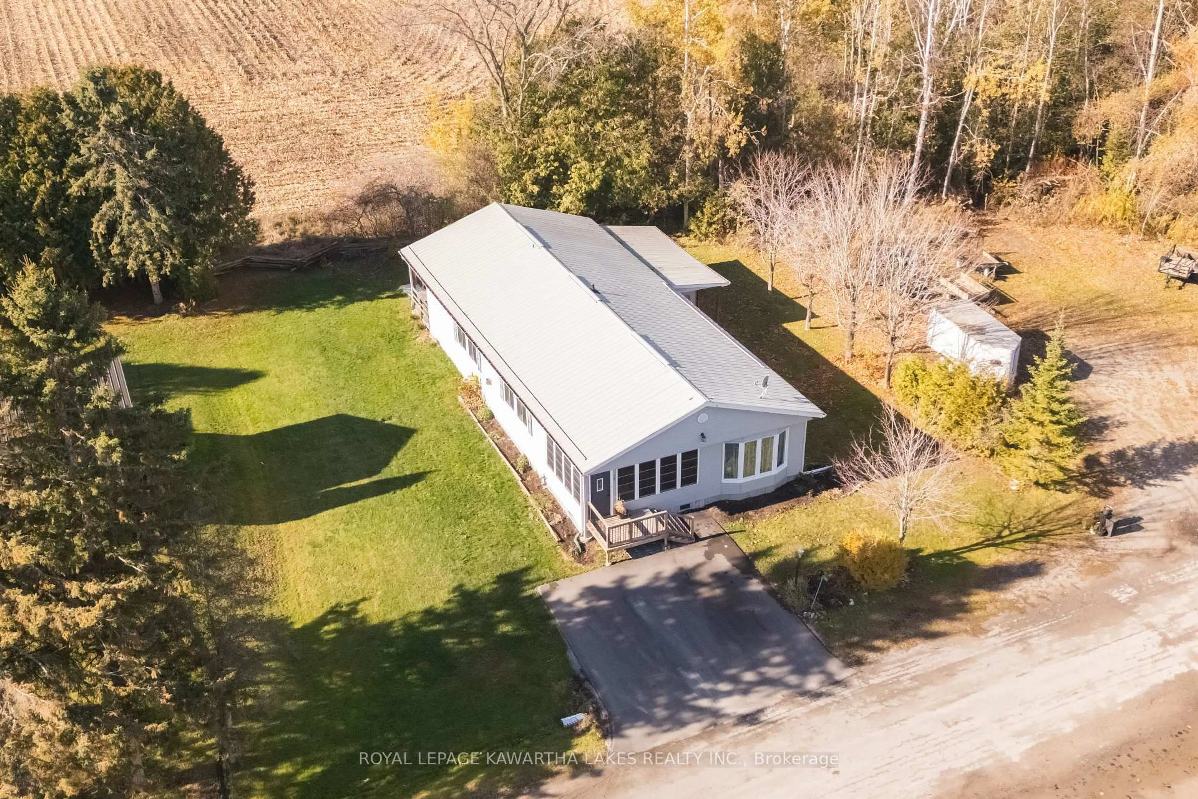 A pic from outside/outdoor area/front of a property/back of a property/a pic from drone, building for 18 Hill St, Kawartha Lakes Ontario K9V 0H5