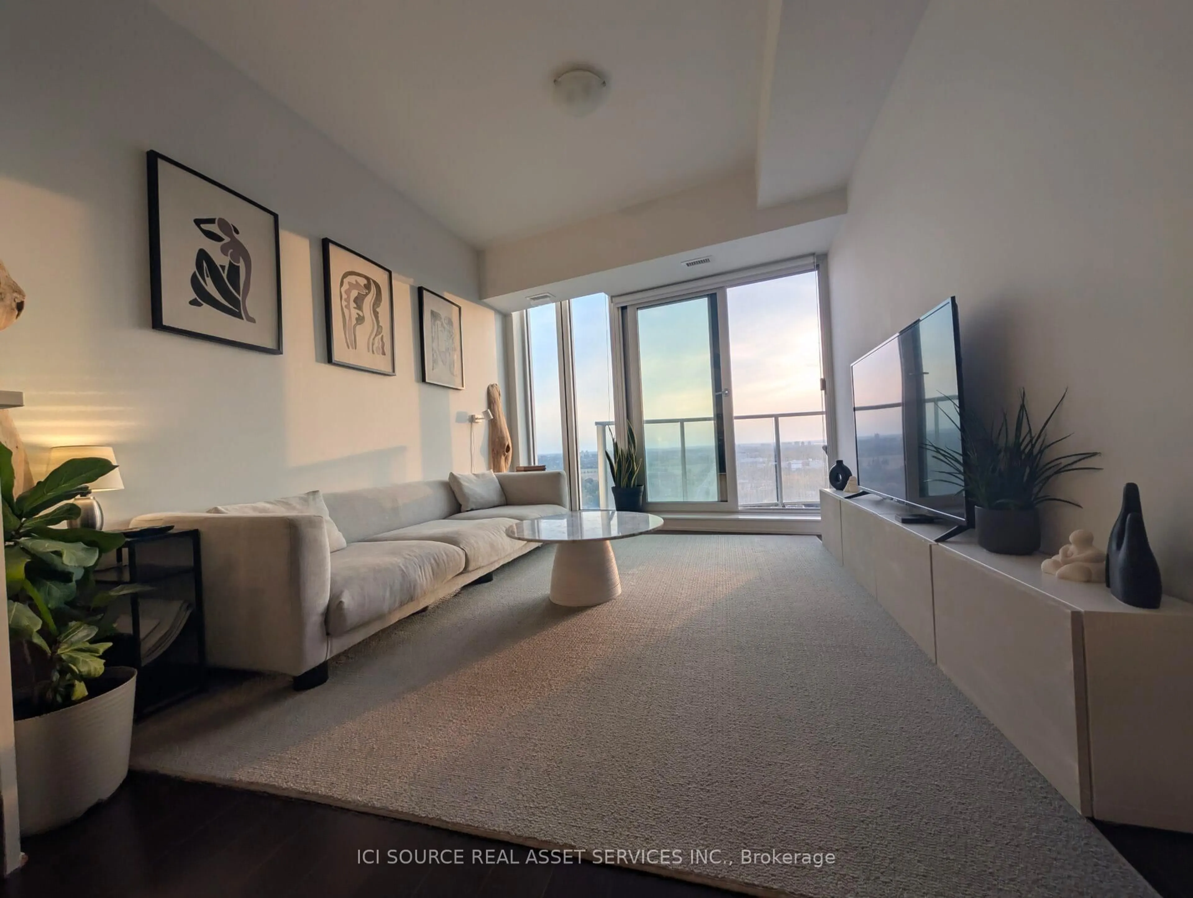 A pic of a room for 805 Carling Ave #3003, Ottawa Ontario K1S 5W9