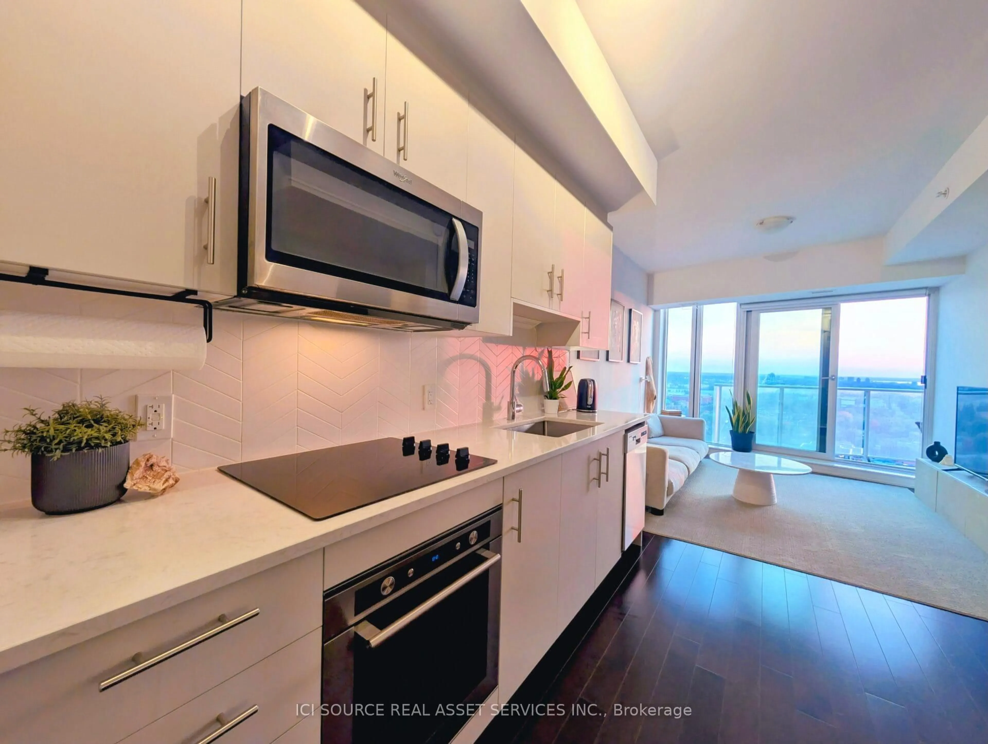 Unknown for 805 Carling Ave #3003, Ottawa Ontario K1S 5W9