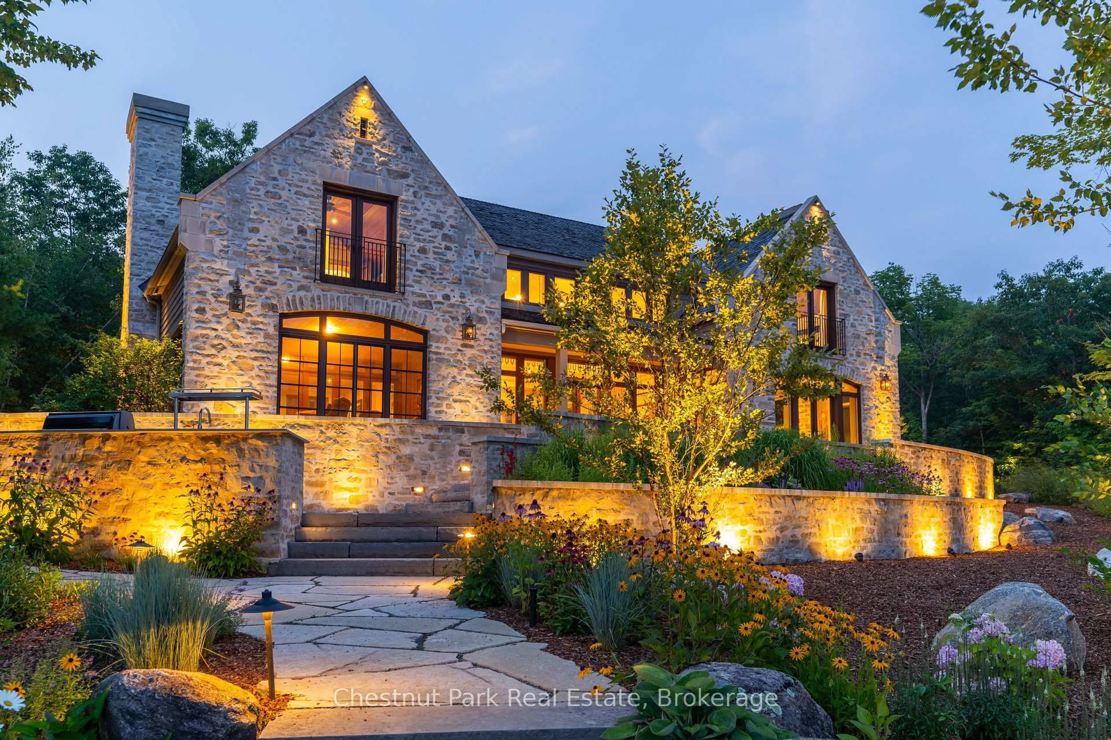 Home with brick exterior material, building for 4805 Muskoka Road 169 Rd #Unit 3, Muskoka Lakes Ontario P0C 1H0