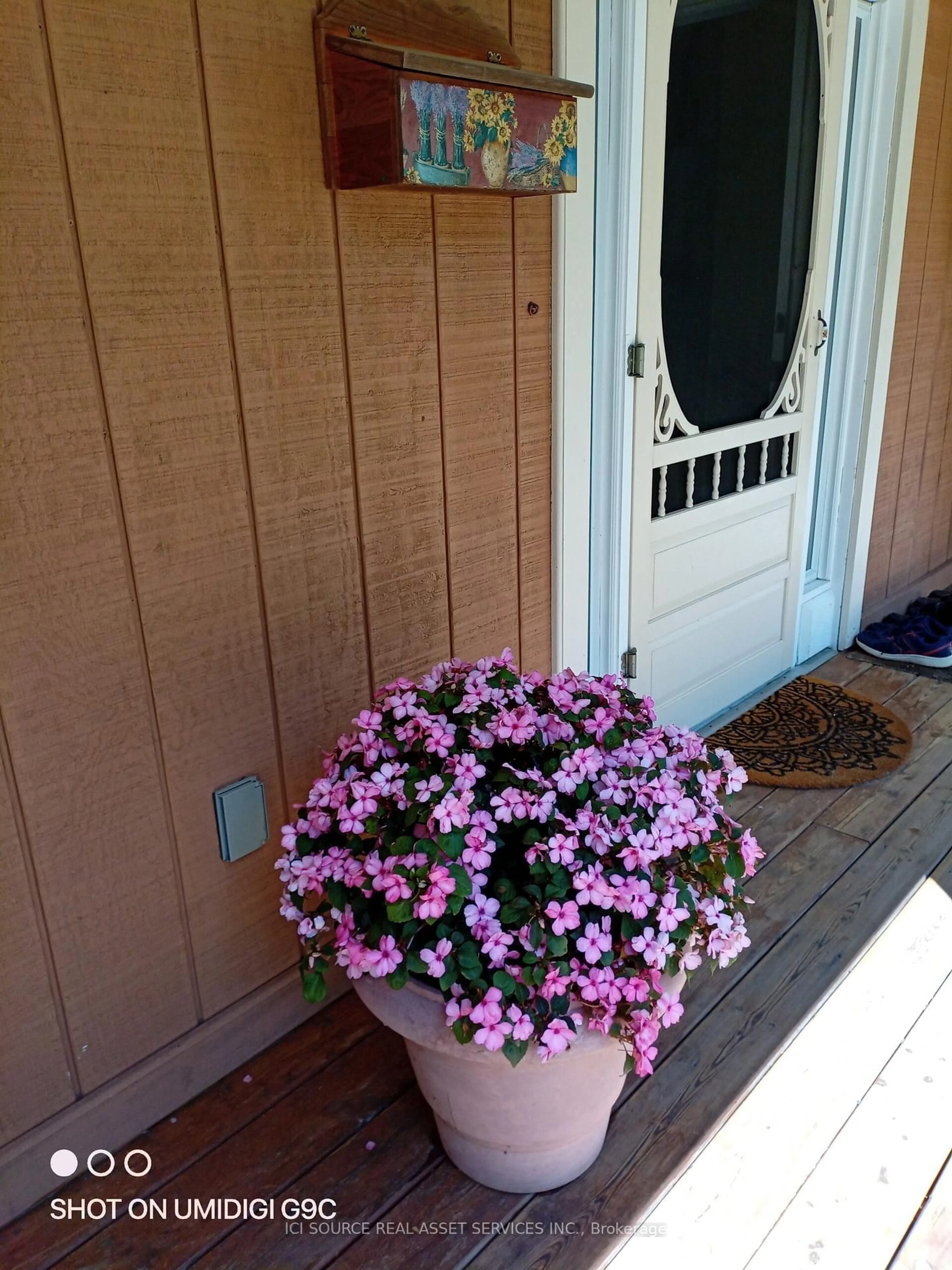 Indoor entryway for 2687 Hwy 11, Unorganized Townships Ontario P0H 1T0