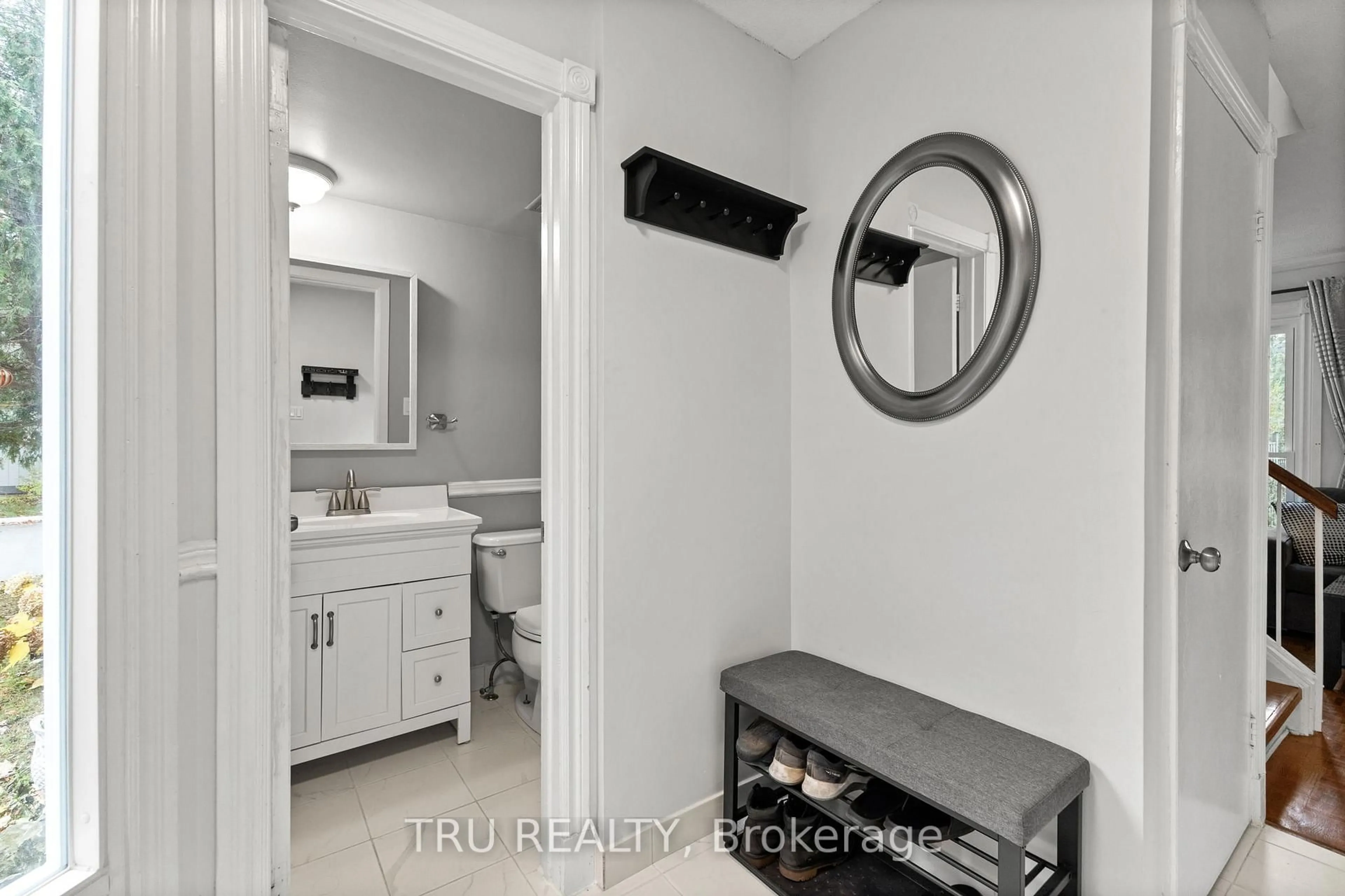 Unknown for 24 Compata Way #37, Gloucester Ontario K1B 4W9