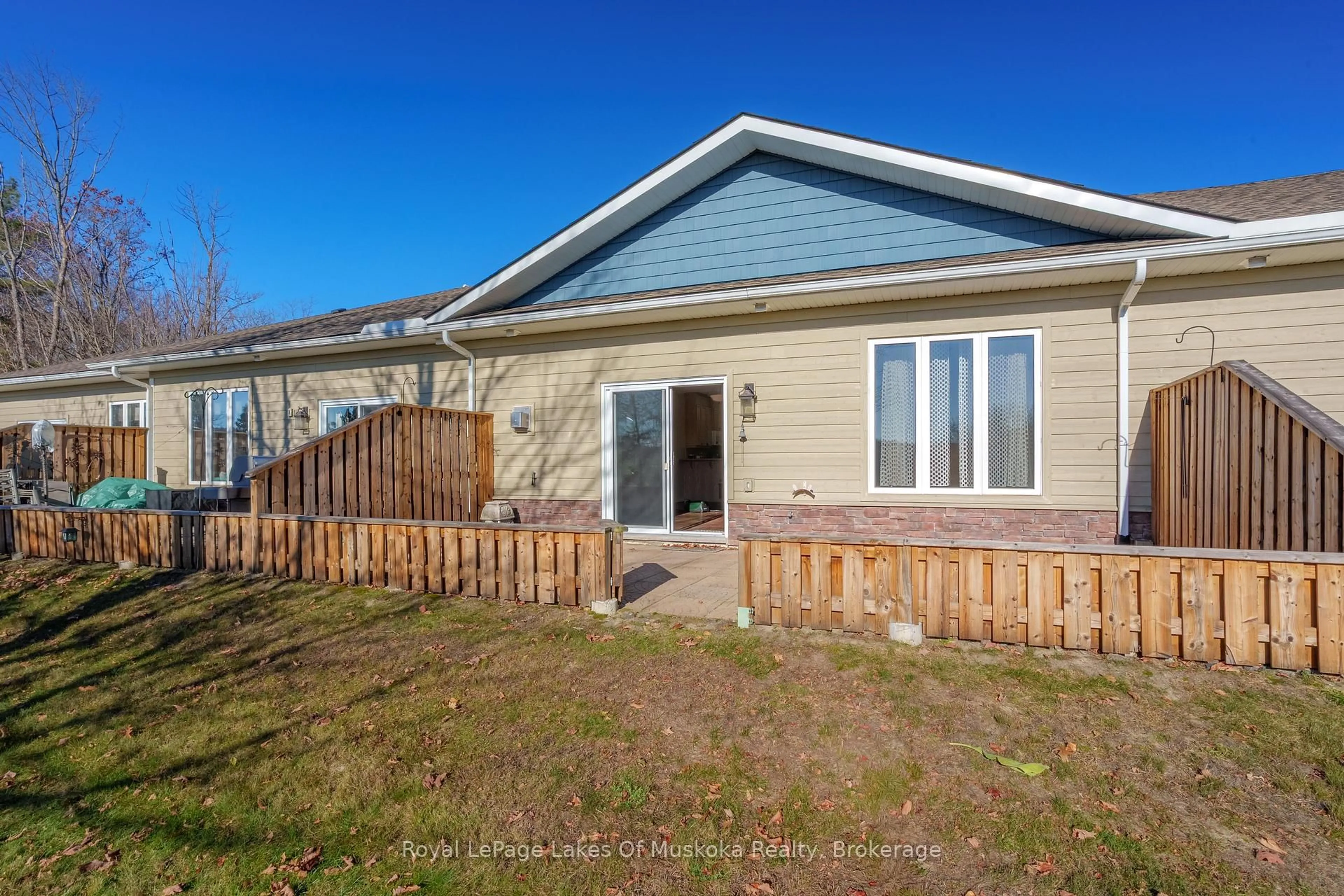 A pic from outside/outdoor area/front of a property/back of a property/a pic from drone, unknown for 5 Jordan Lane #8, Huntsville Ontario P1H 1K9