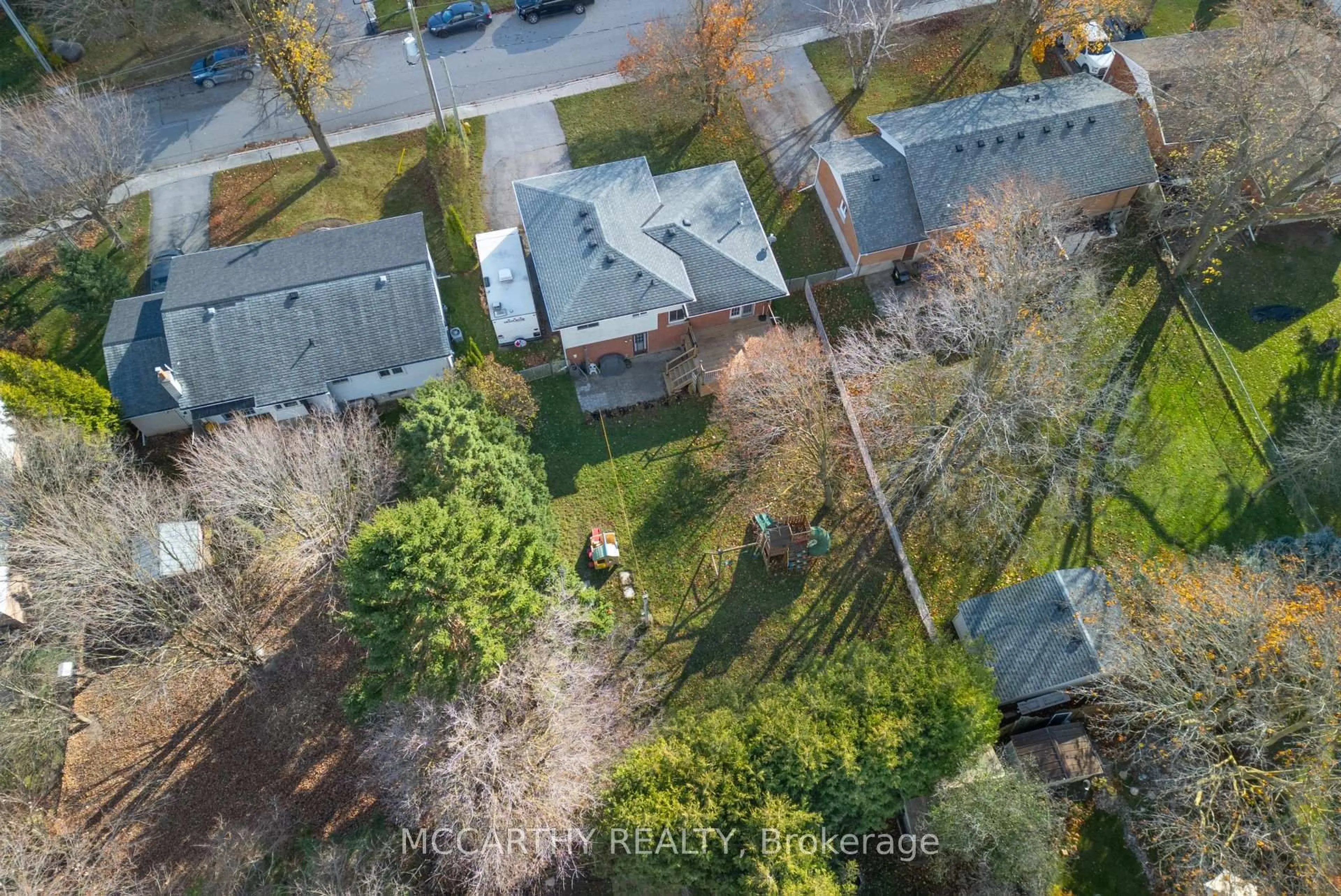 A pic from outside/outdoor area/front of a property/back of a property/a pic from drone, street for 130 Franklyn St, Shelburne Ontario L9V 2Y3