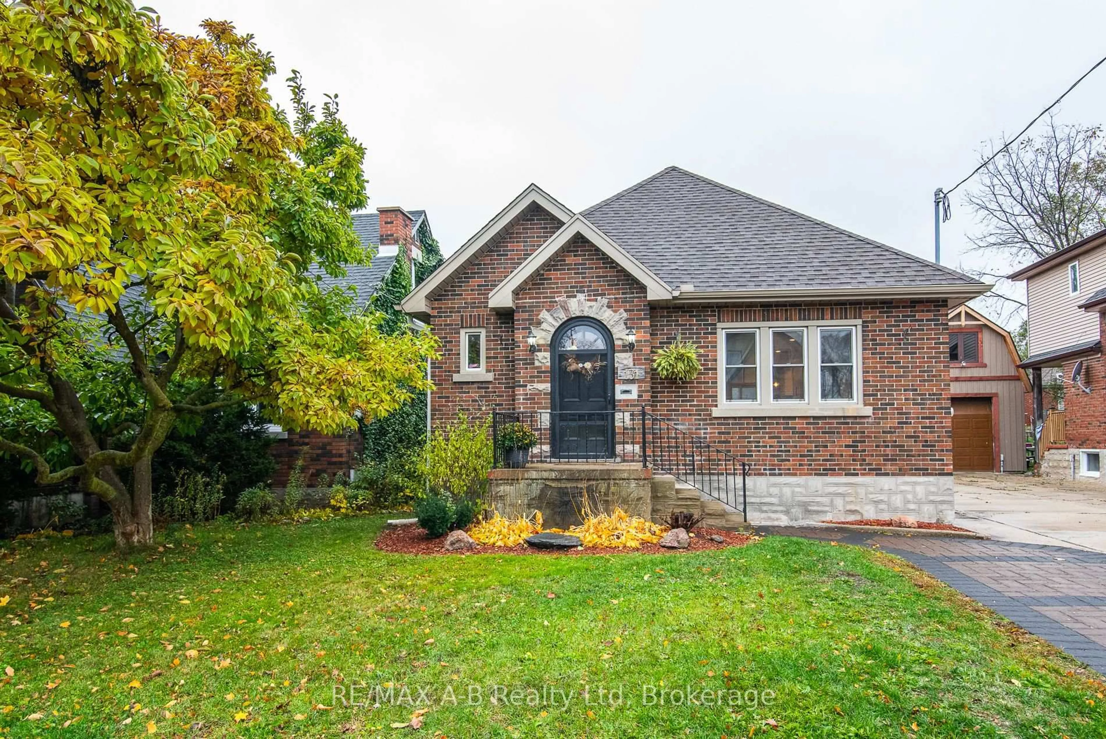 Home with brick exterior material, street for 131 Mill St, Kitchener Ontario N2M 3P7