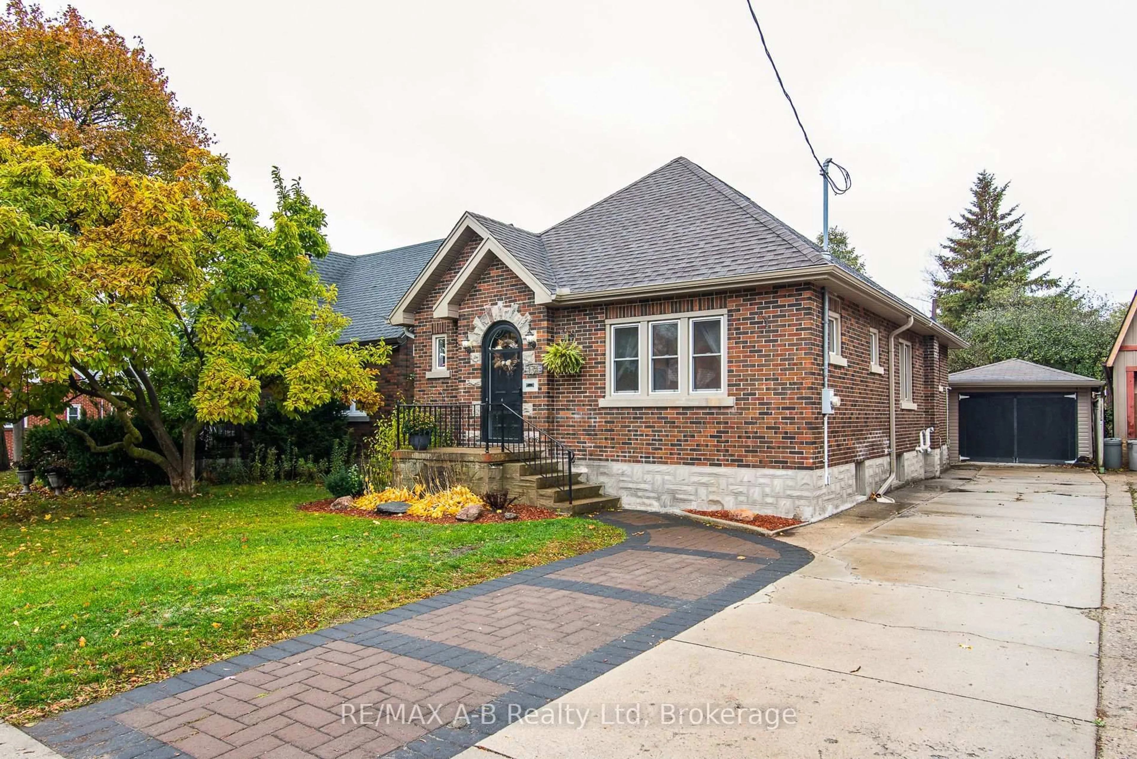 Home with brick exterior material, street for 131 Mill St, Kitchener Ontario N2M 3P7