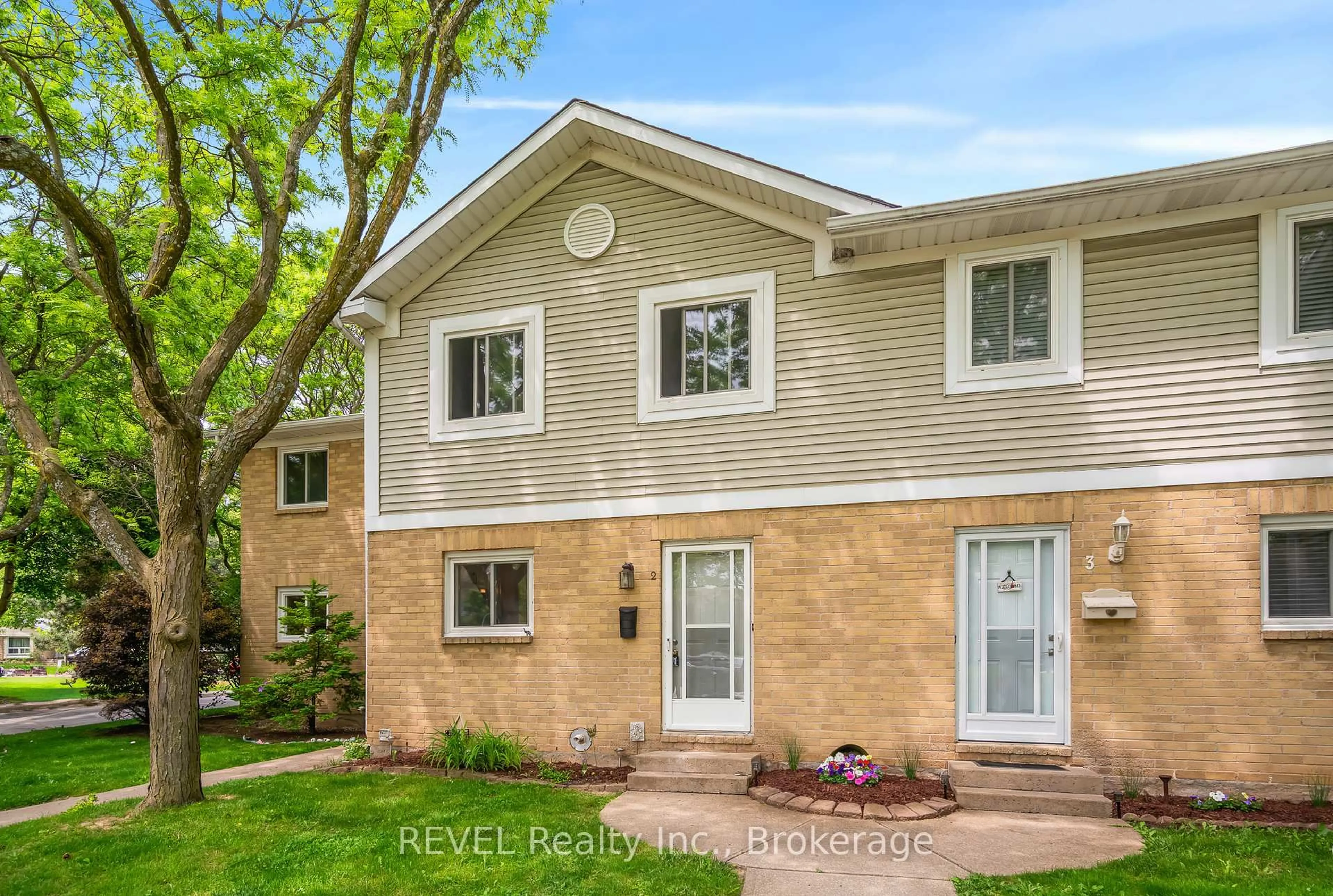 Home with brick exterior material, street for 38 Elma St #2, St. Catharines Ontario L2N 6Z3