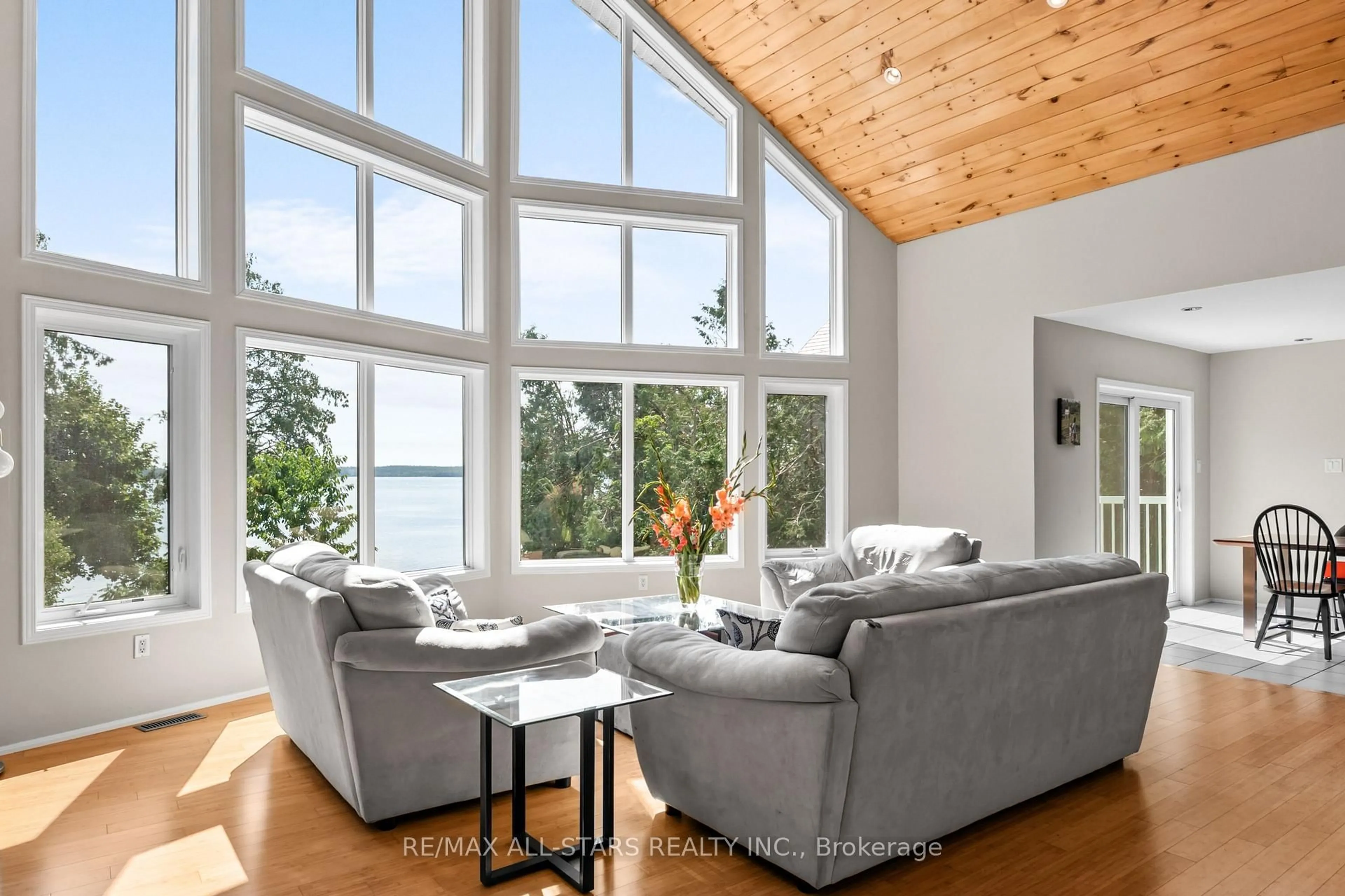 Living room with furniture, unknown for 9 Briar St, Kawartha Lakes Ontario K0M 1G0