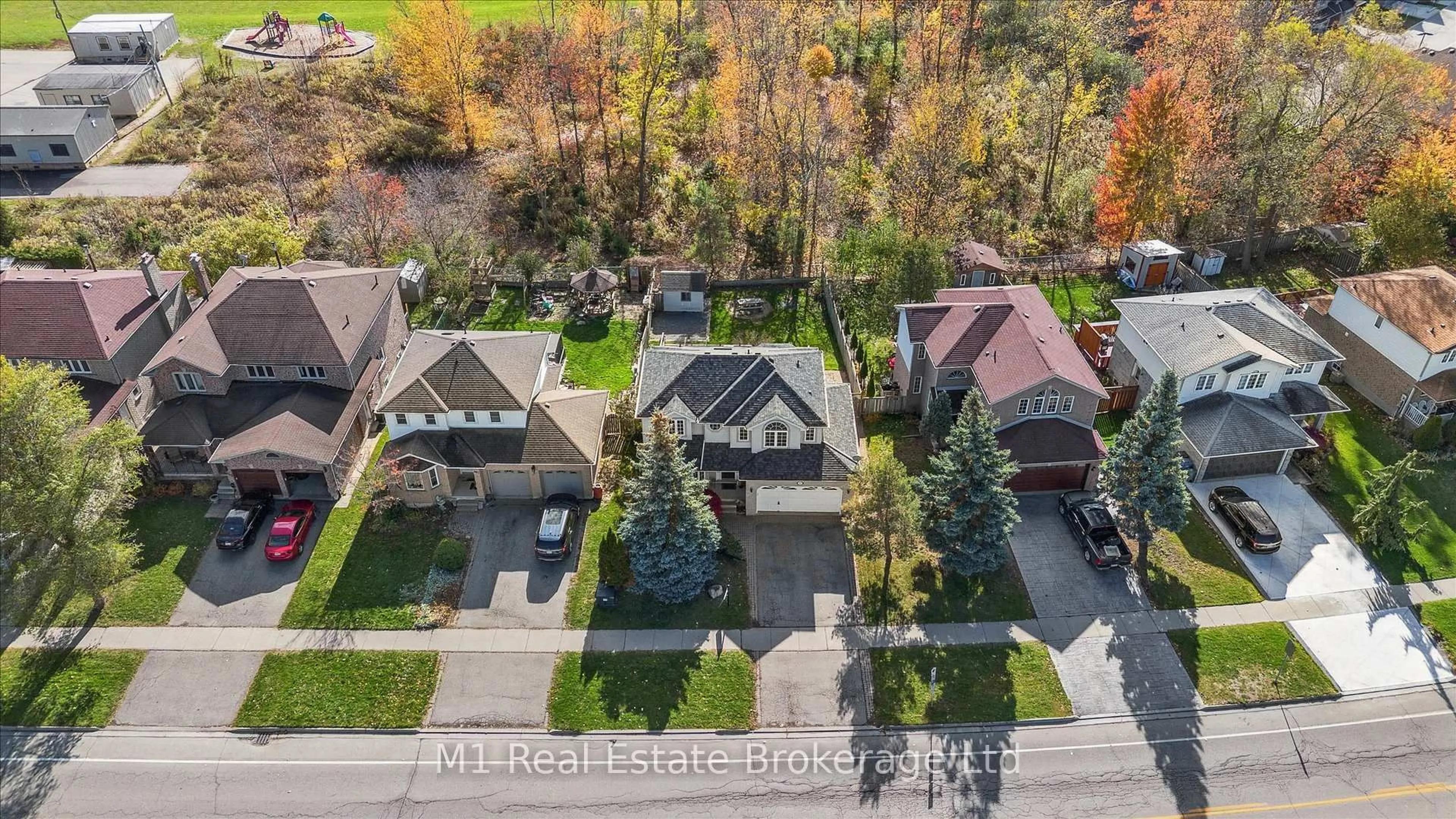 A pic from outside/outdoor area/front of a property/back of a property/a pic from drone, street for 684 Willow Rd, Guelph Ontario N1H 1K2
