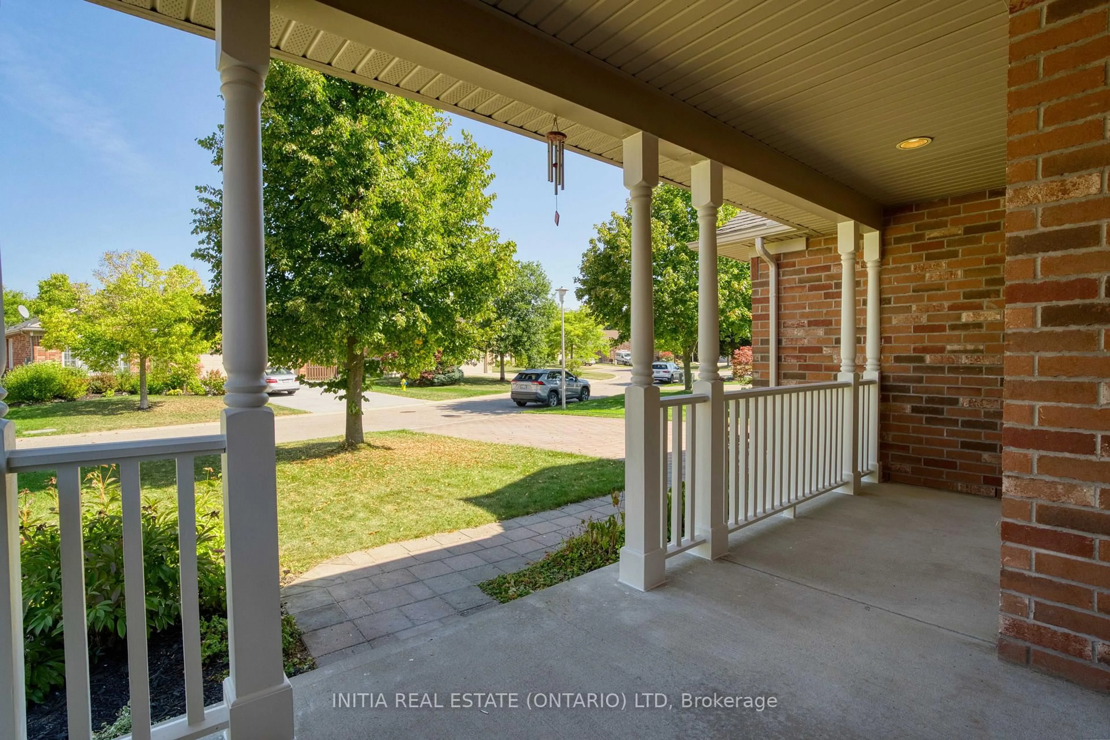 Patio, street for 2021 Lumb Crt, London North Ontario N6G 5J4
