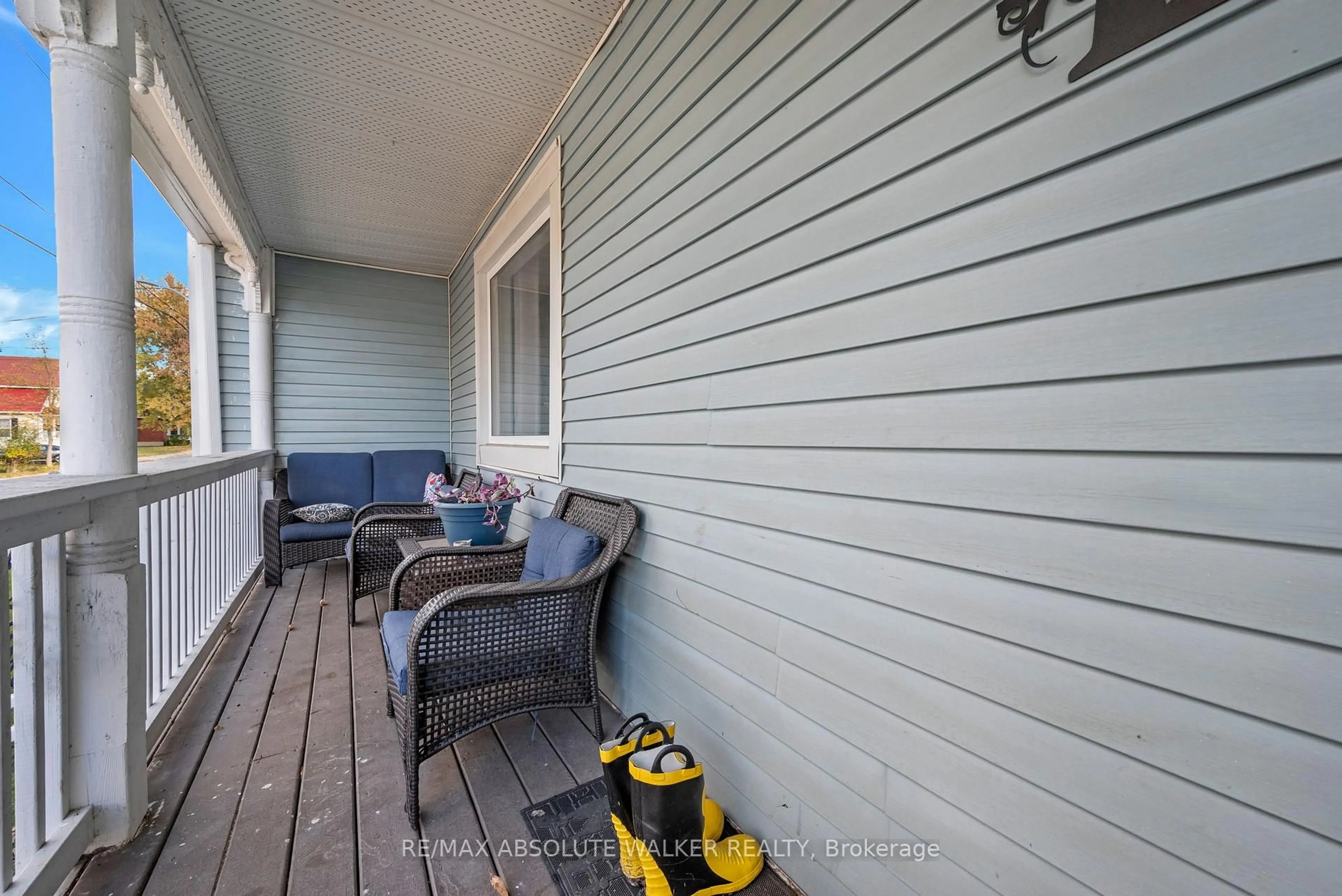 Patio, street for 321 Wood St, Prescott Ontario K0E 1T0