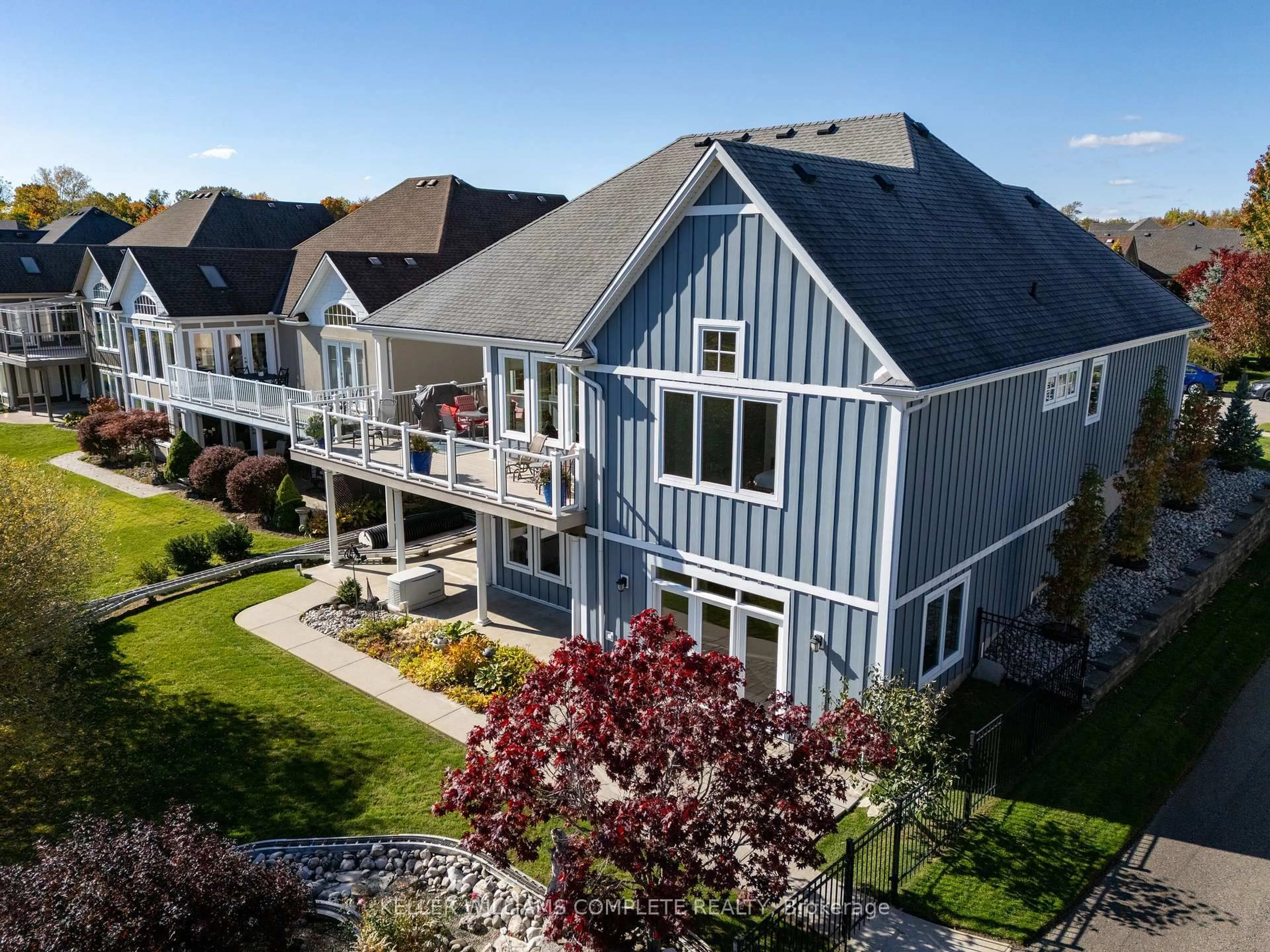 A pic from outside/outdoor area/front of a property/back of a property/a pic from drone, unknown for 110 Sunrise Crt, Fort Erie Ontario L0S 1N0